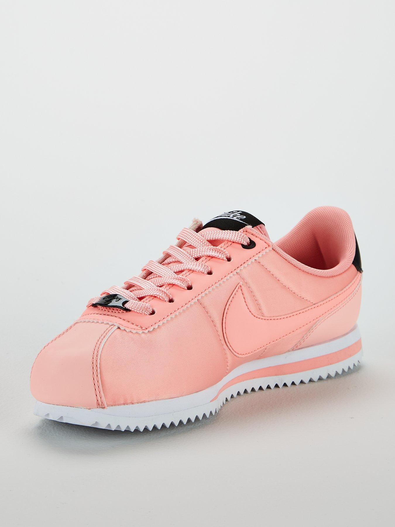 shoe carnival nike cortez