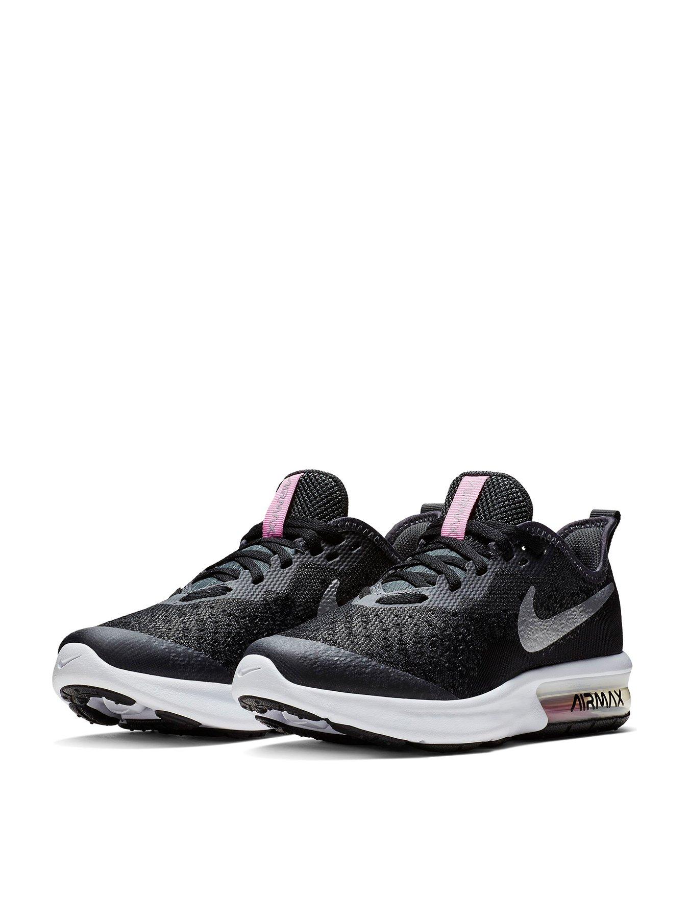 black nike trainers size 5.5