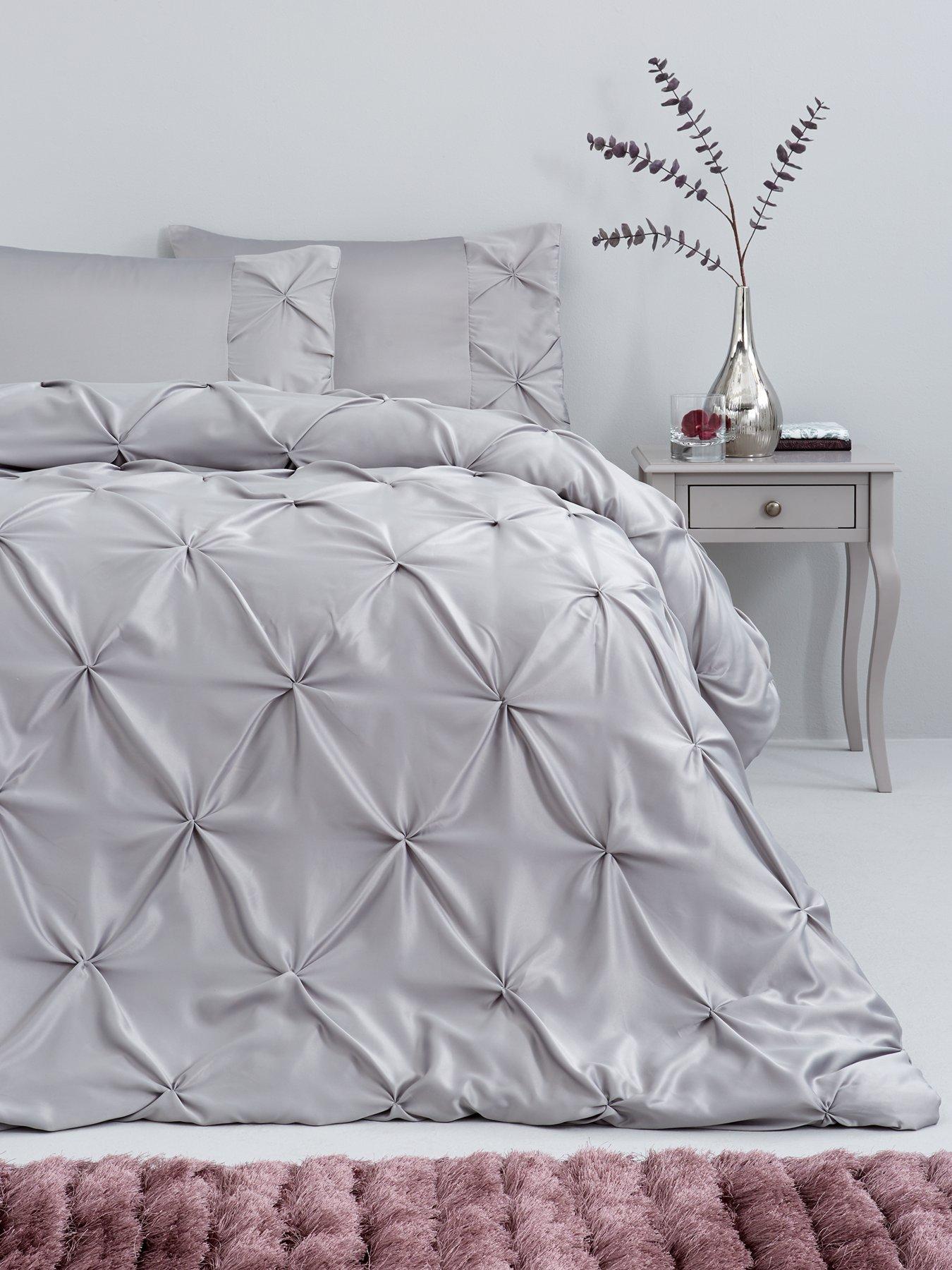 Stella Pintuck Duvet Cover Set review