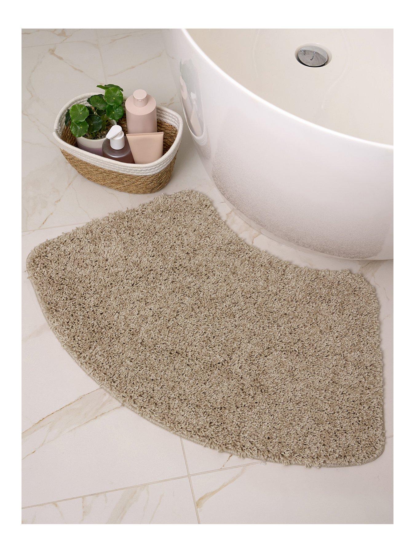 The Very Collection Easy Care Stain Resistant Curved Bath Mat