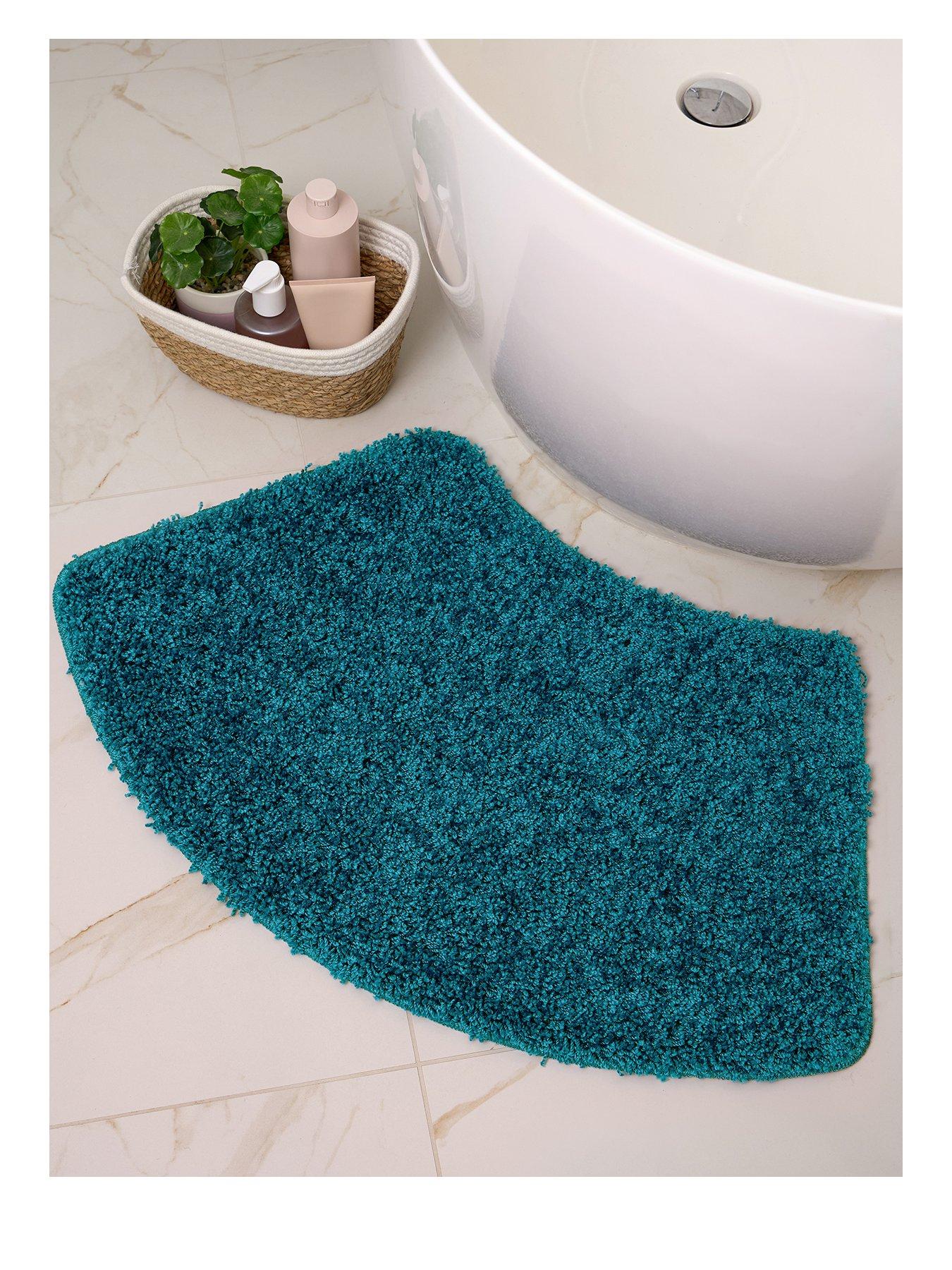 The Very Collection Easy Care Stain Resistant Curved Bath Mat