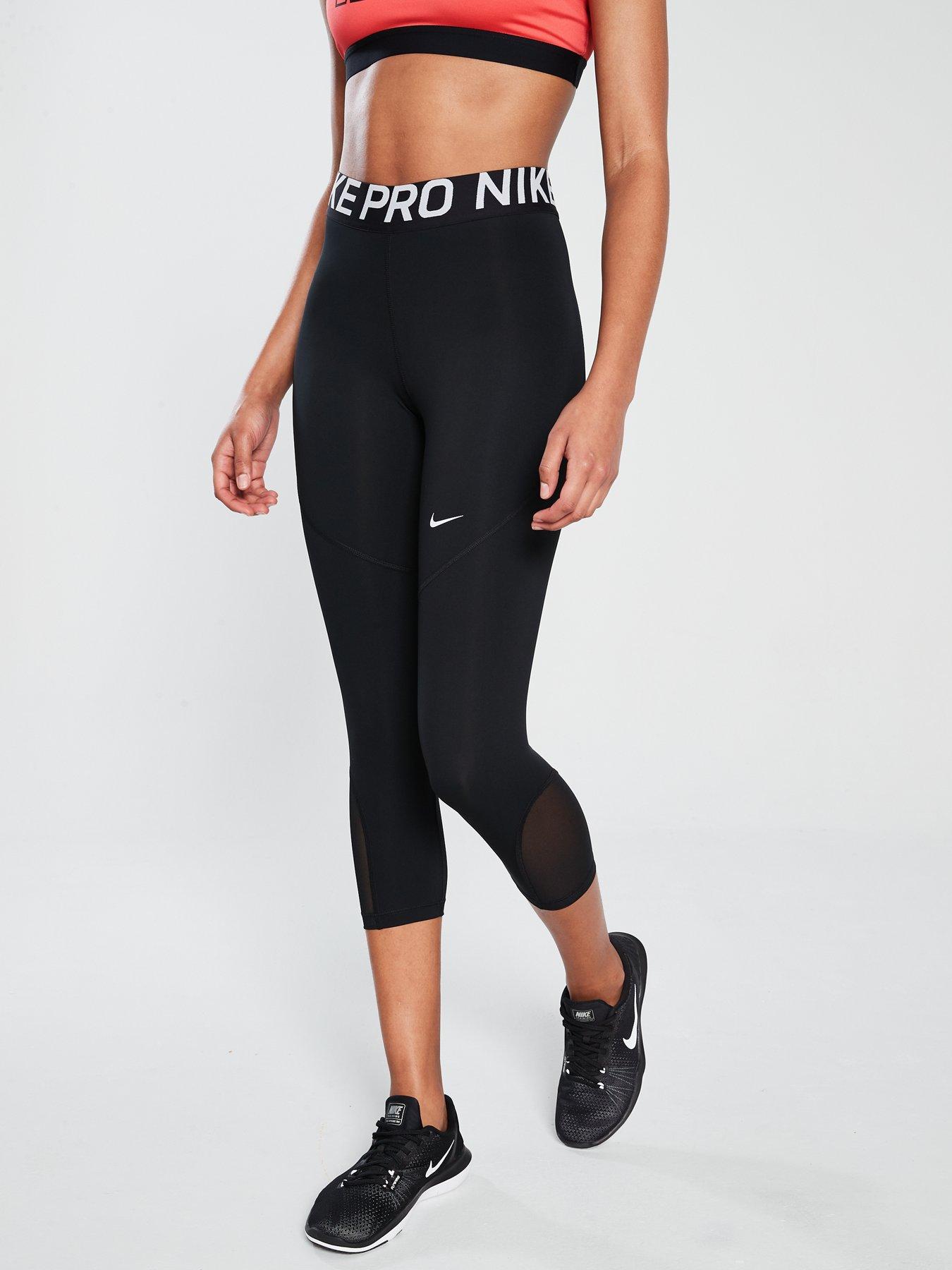 nike pro training capri legging in black