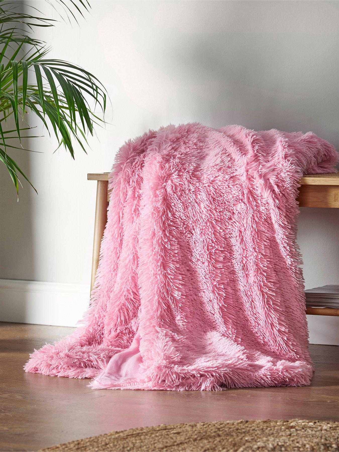 Product photograph of Catherine Lansfield Cuddly Throw - Blush from very.co.uk