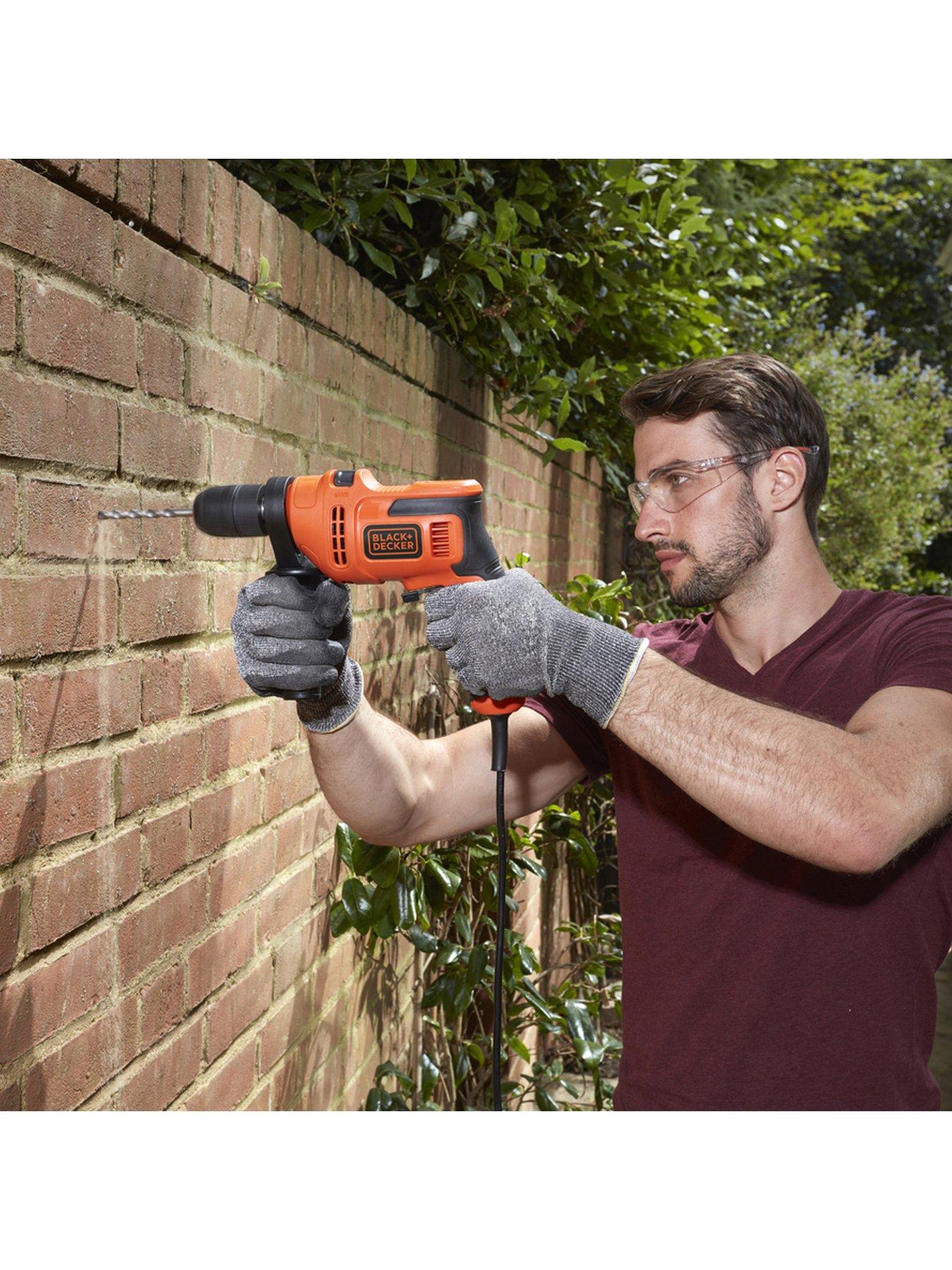 Black Decker 500W Corded Hammer Drill BEH200 GB very