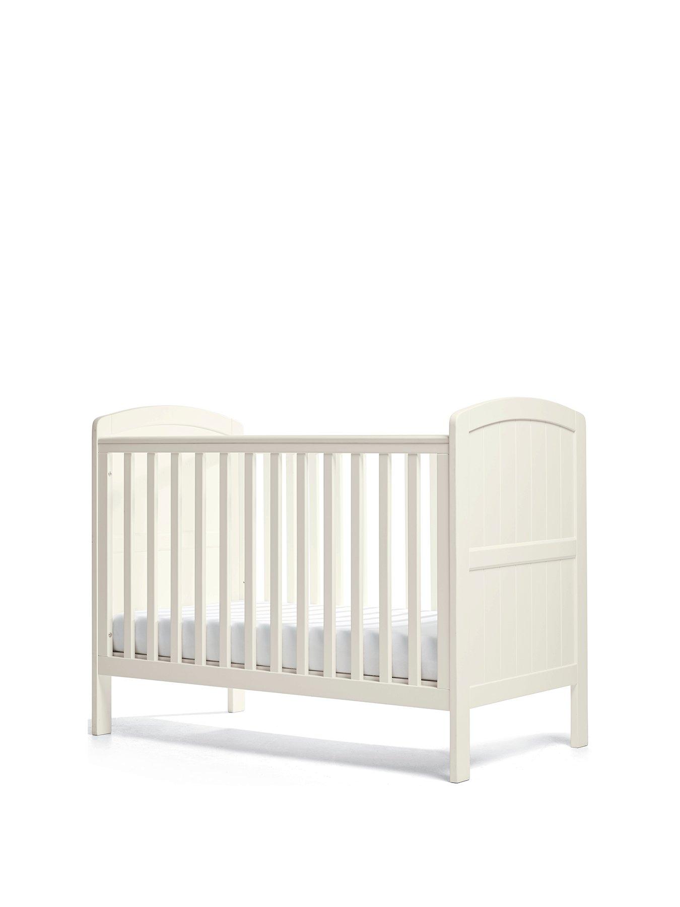 mamas and papas petite cot size