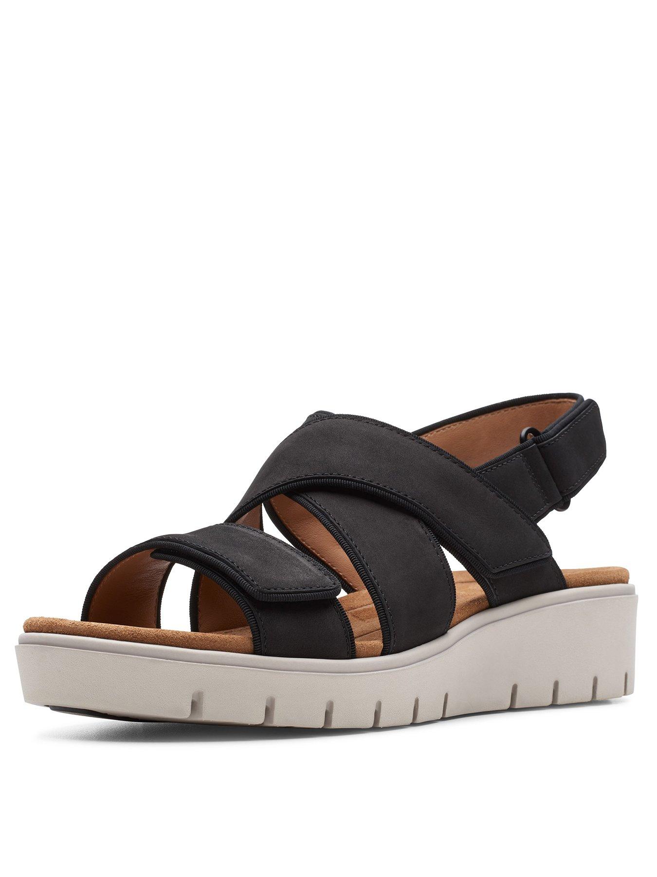 clarks nubuck sandals