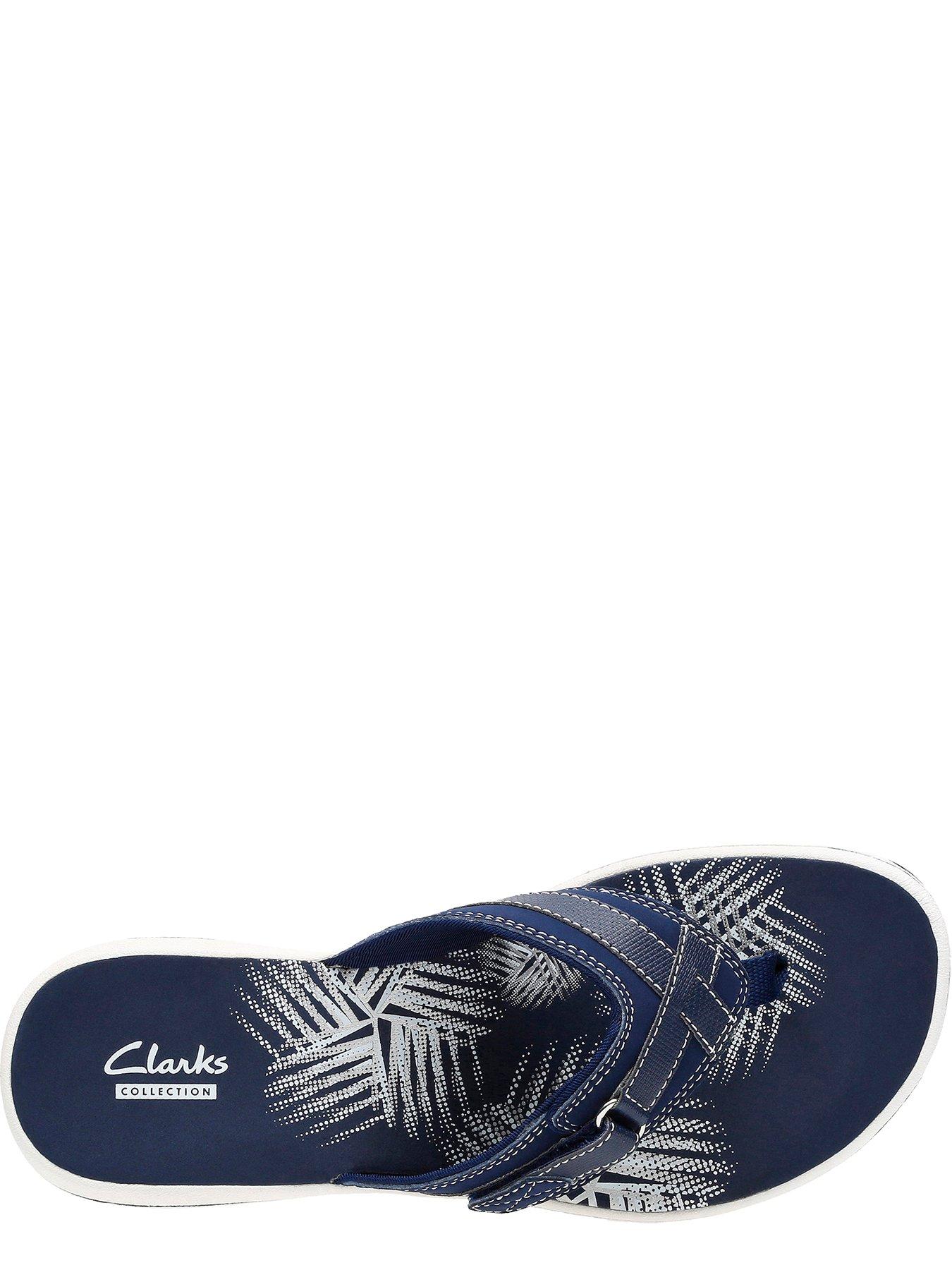 clarks navy flip flops