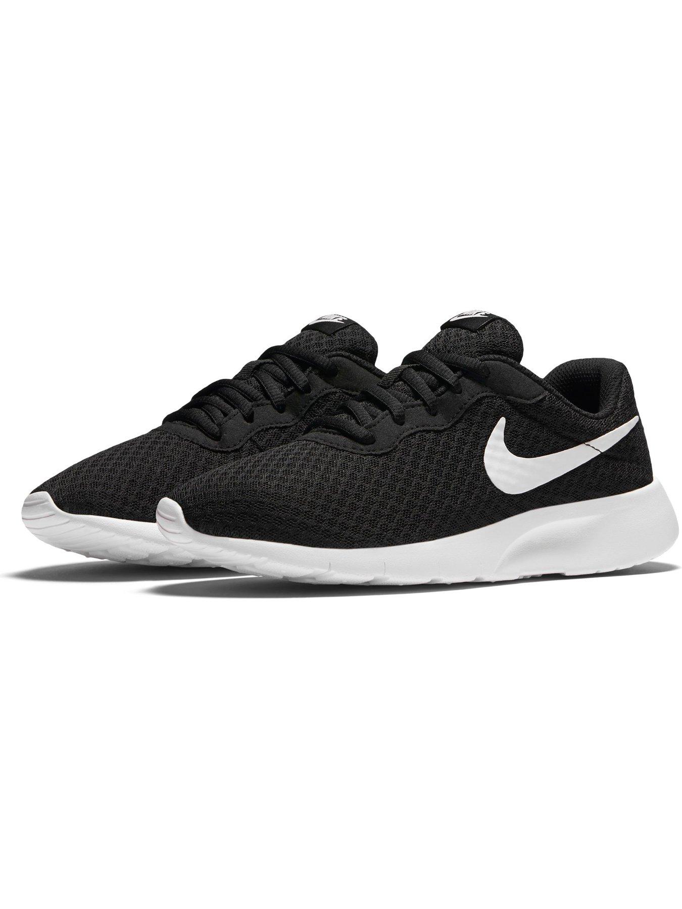 nike tanjun junior trainers black