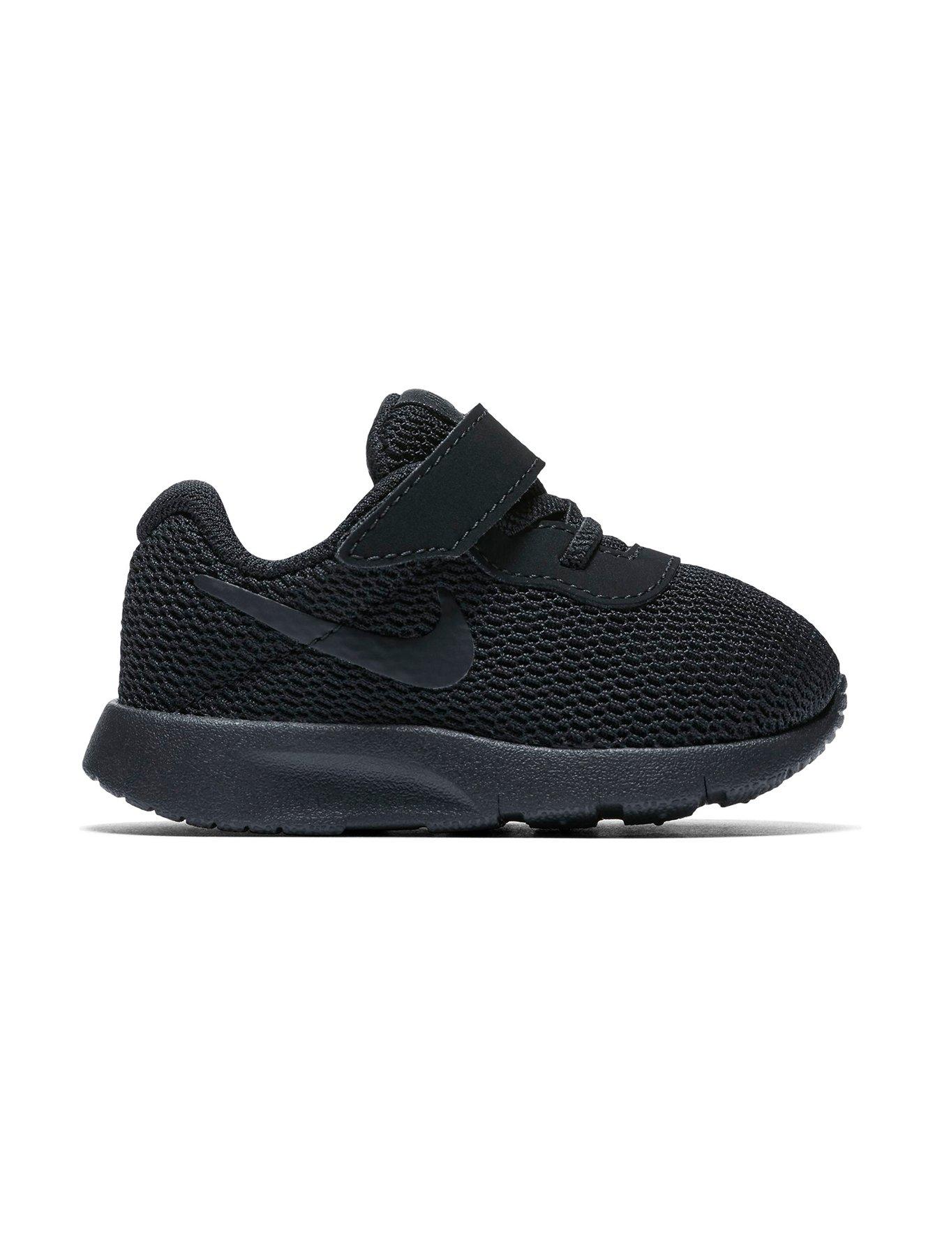 black nike infant trainers