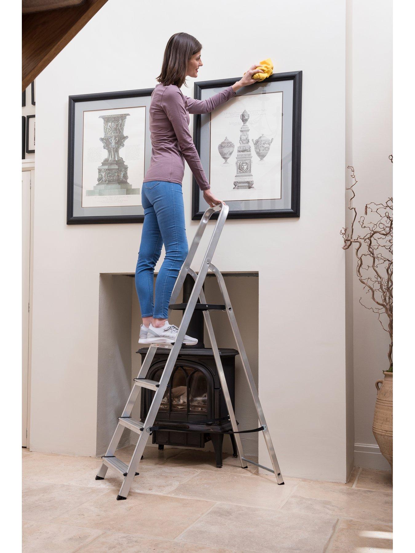 Image 4 of 6 of Werner 5 Tread Stepladder