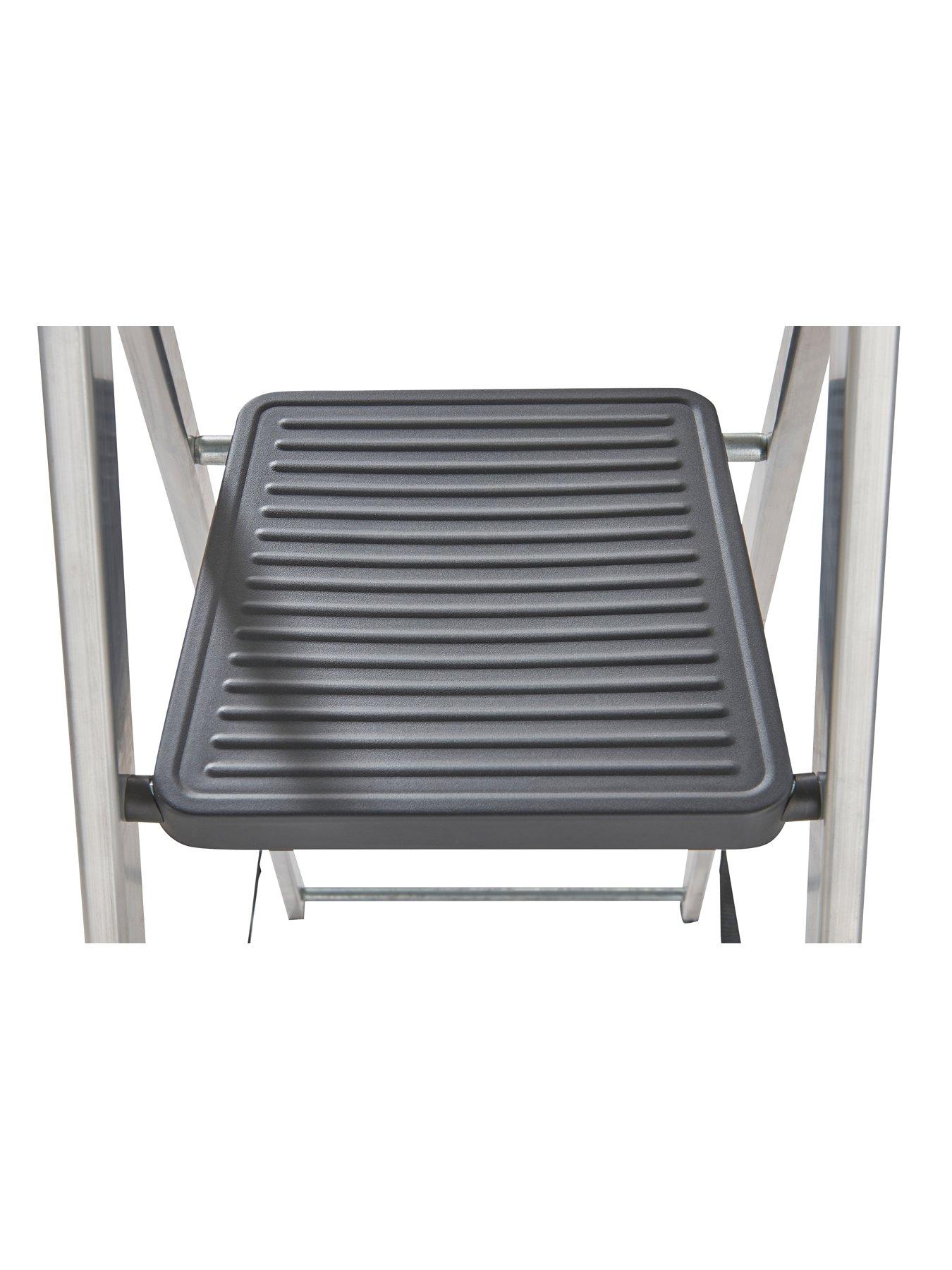 Image 6 of 6 of Werner 5 Tread Stepladder