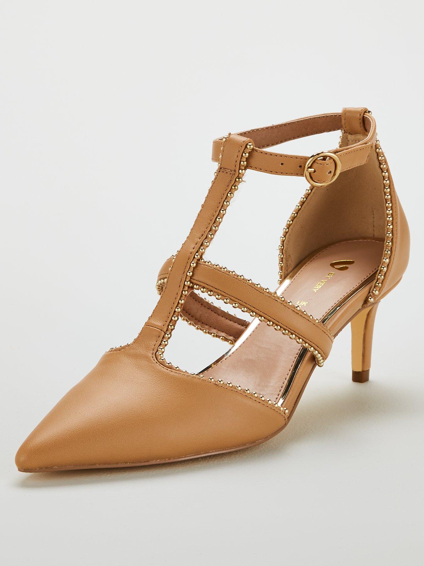 nude mid heel court