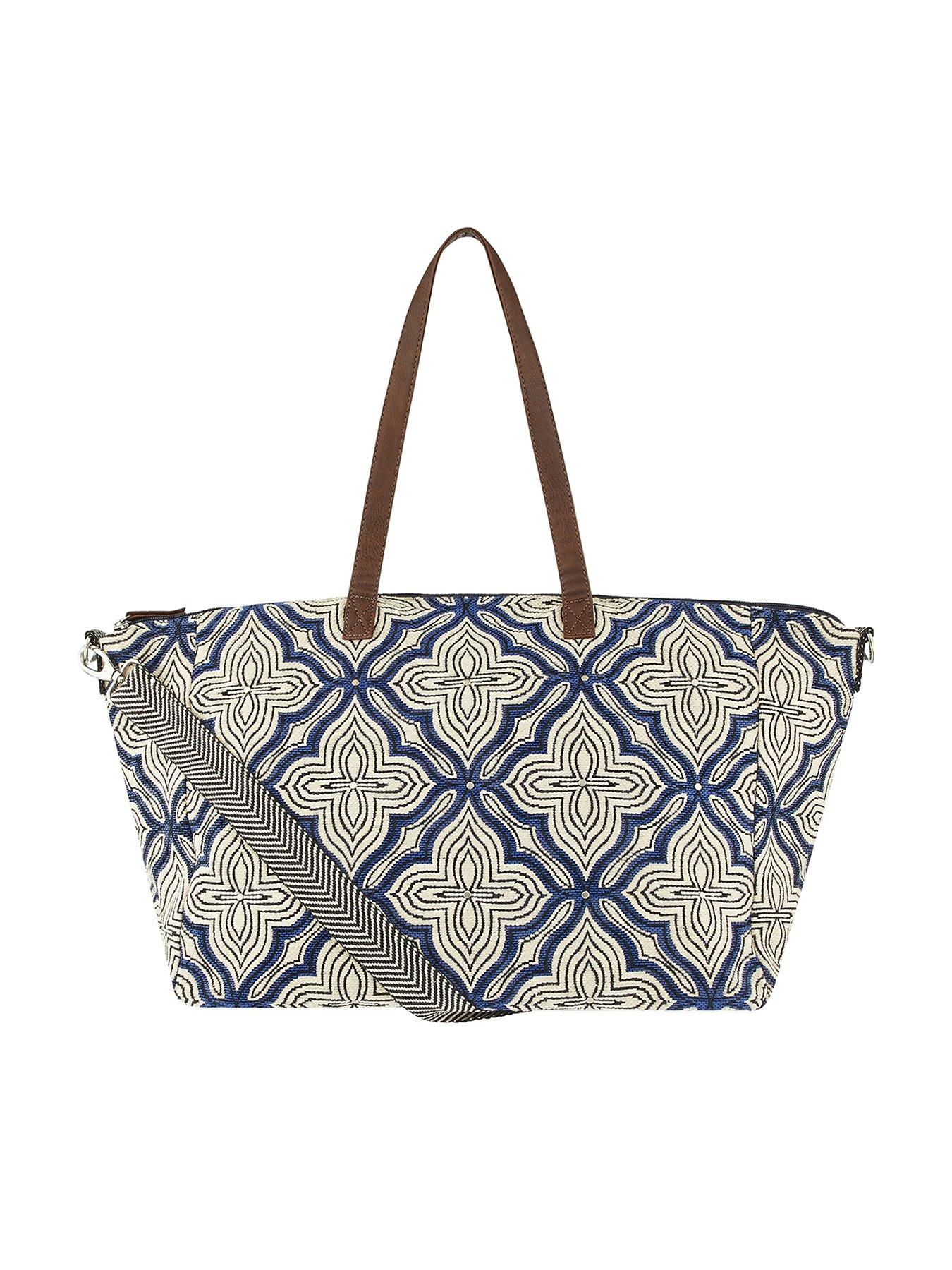 accessorize weekend bag