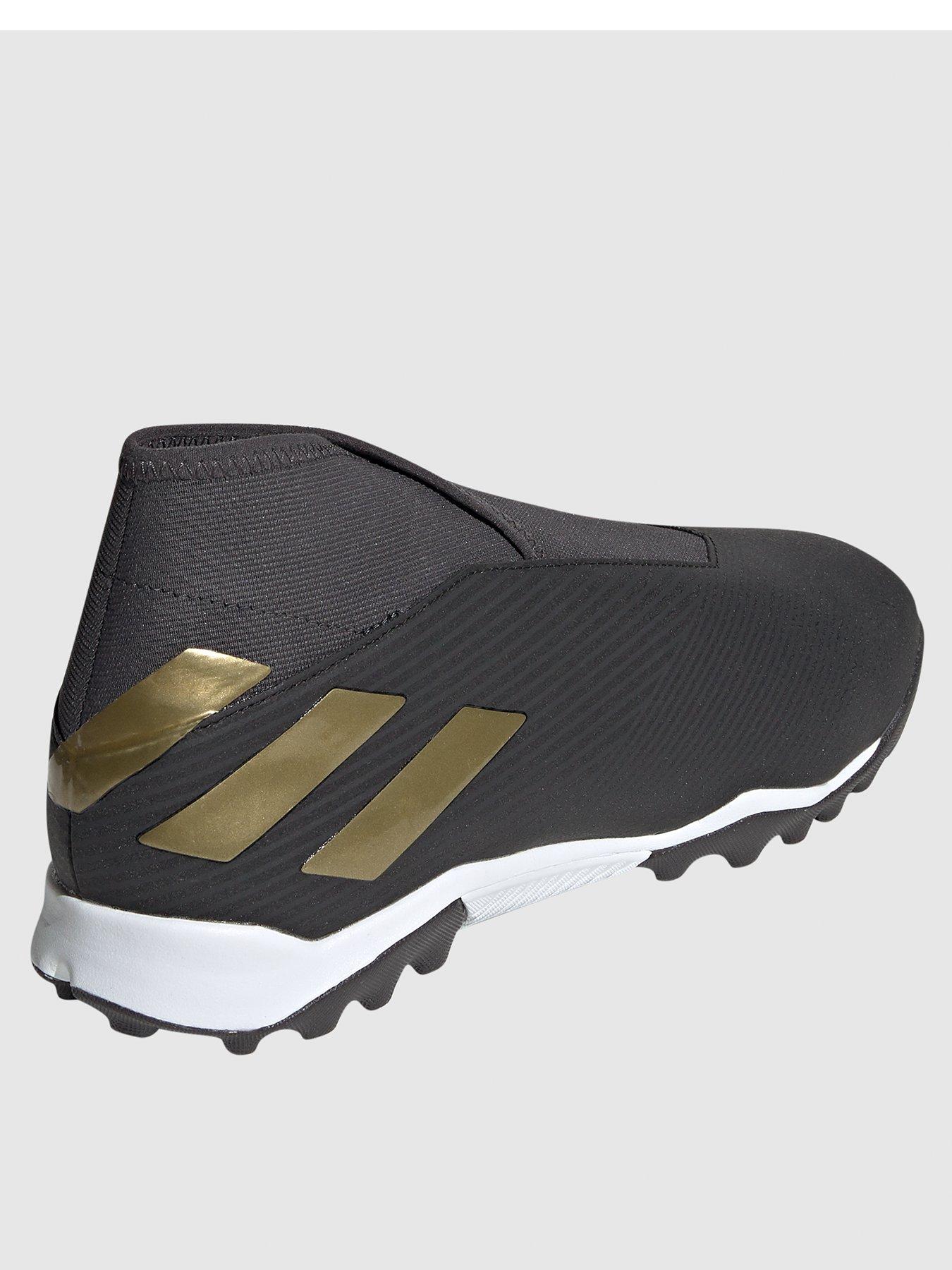 laceless football boots astro turf