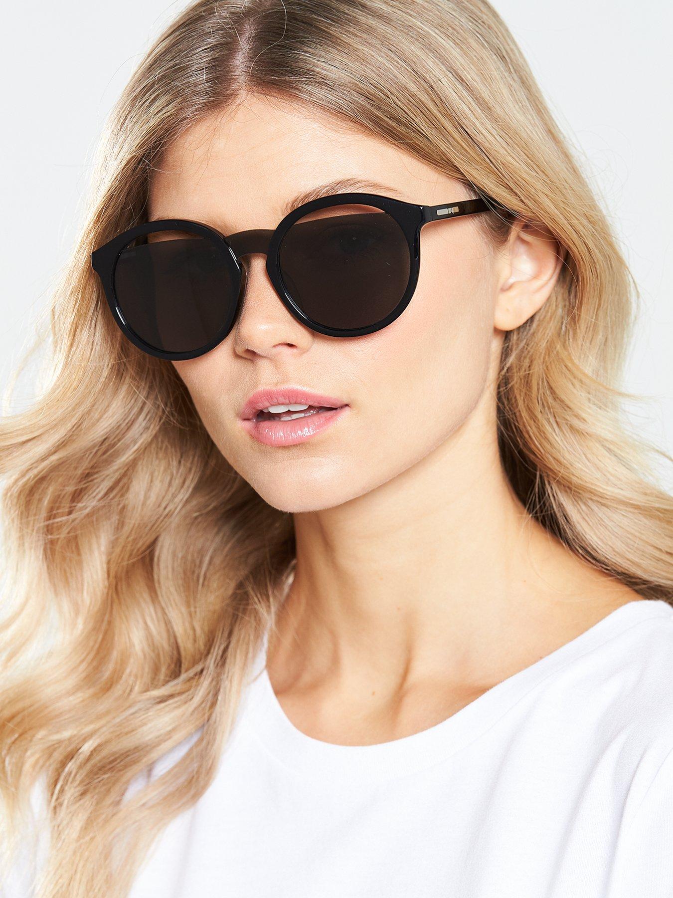 Mcq Alexander Mcqueen Rounded Cut Out Sunglasses review