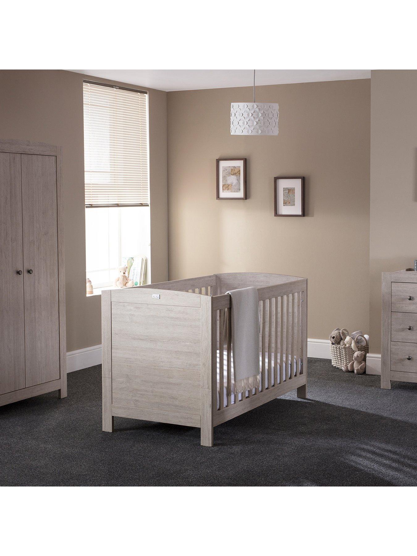 Silver Cross Silver Cross New England Cot Bed Dresser Wardrobe