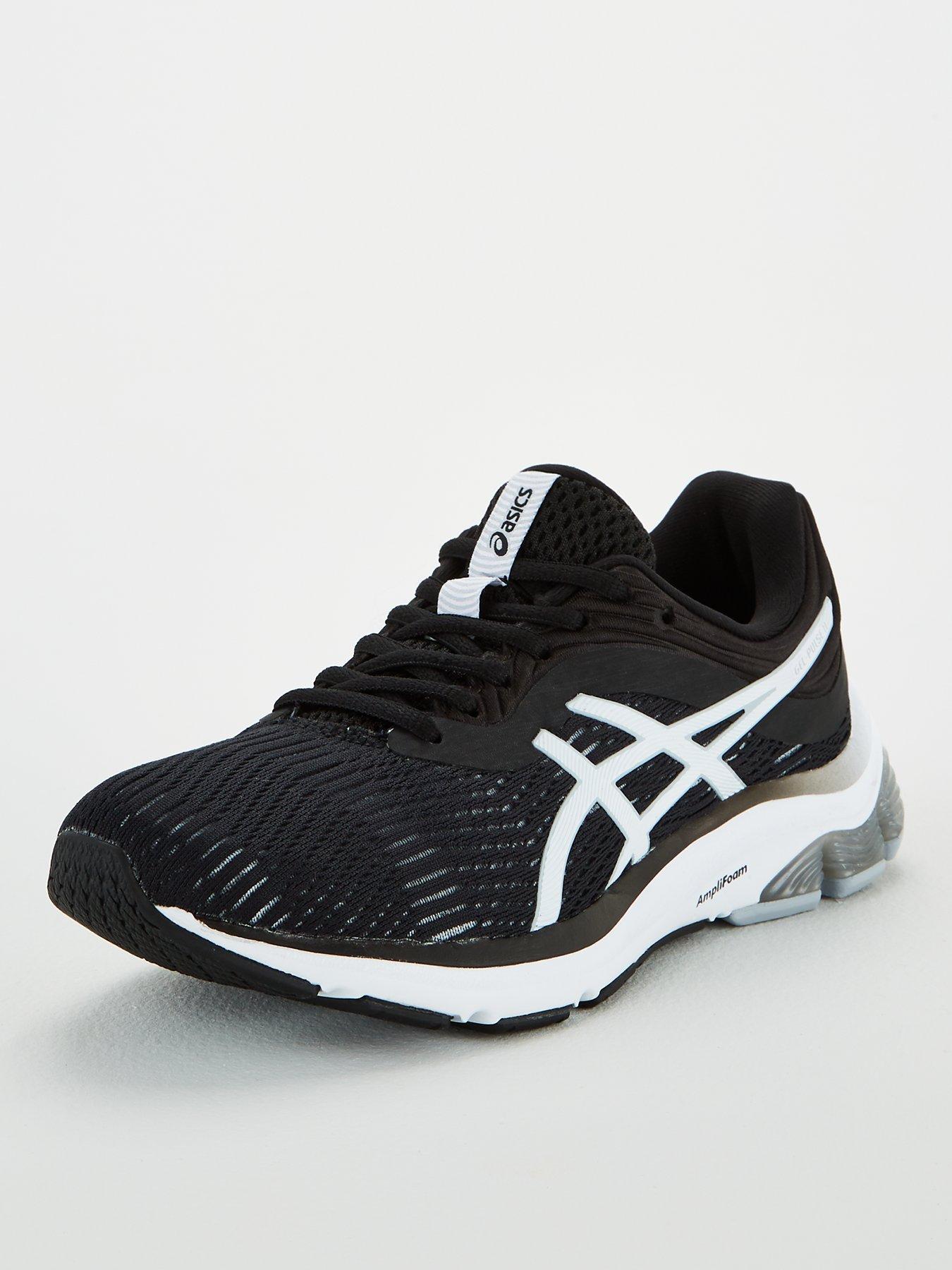 very asics trainers