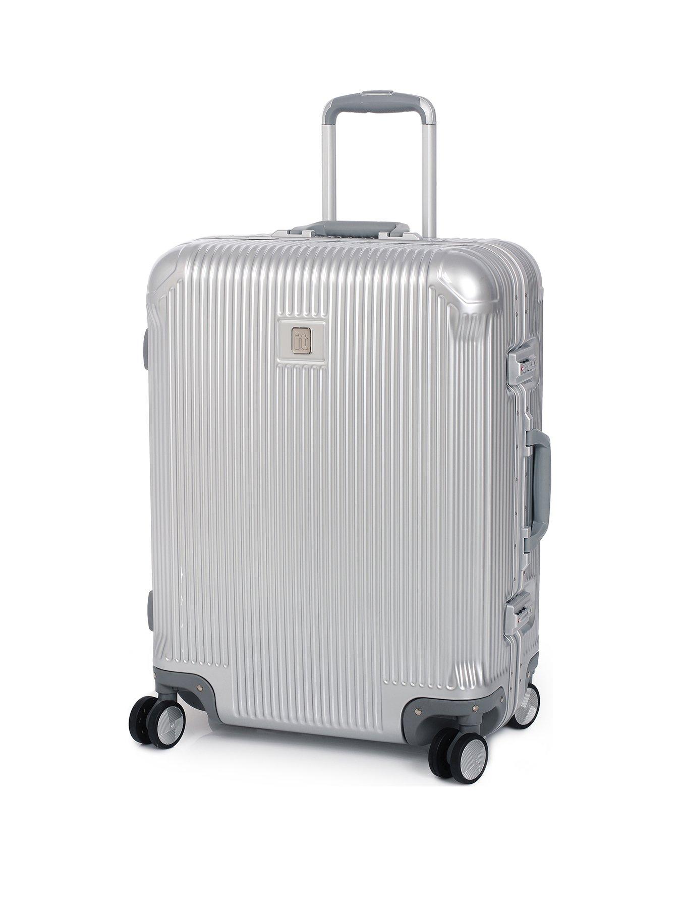 It Luggage It Luggage Crusader Tsa Hard Shell Medium Case 8 Wheel review