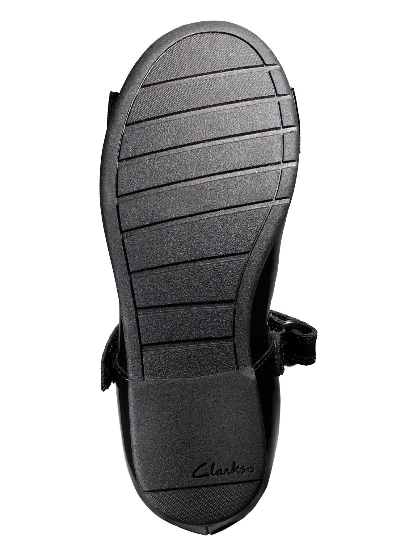 Image 5 of 7 of Clarks Kid&nbsp;Scala Tap Patent Bow School Shoes - Black