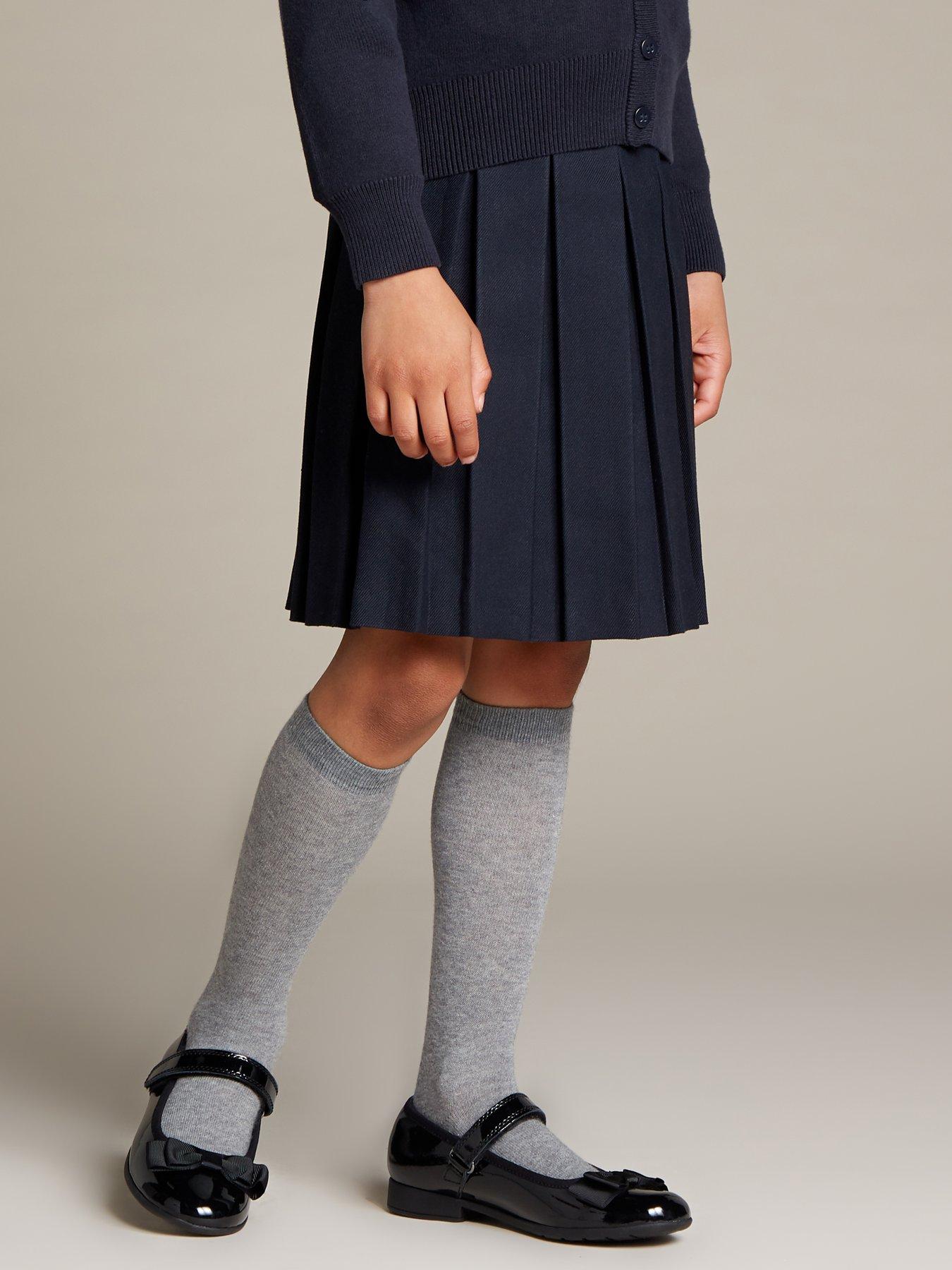 Image 6 of 7 of Clarks Kid&nbsp;Scala Tap Patent Bow School Shoes - Black