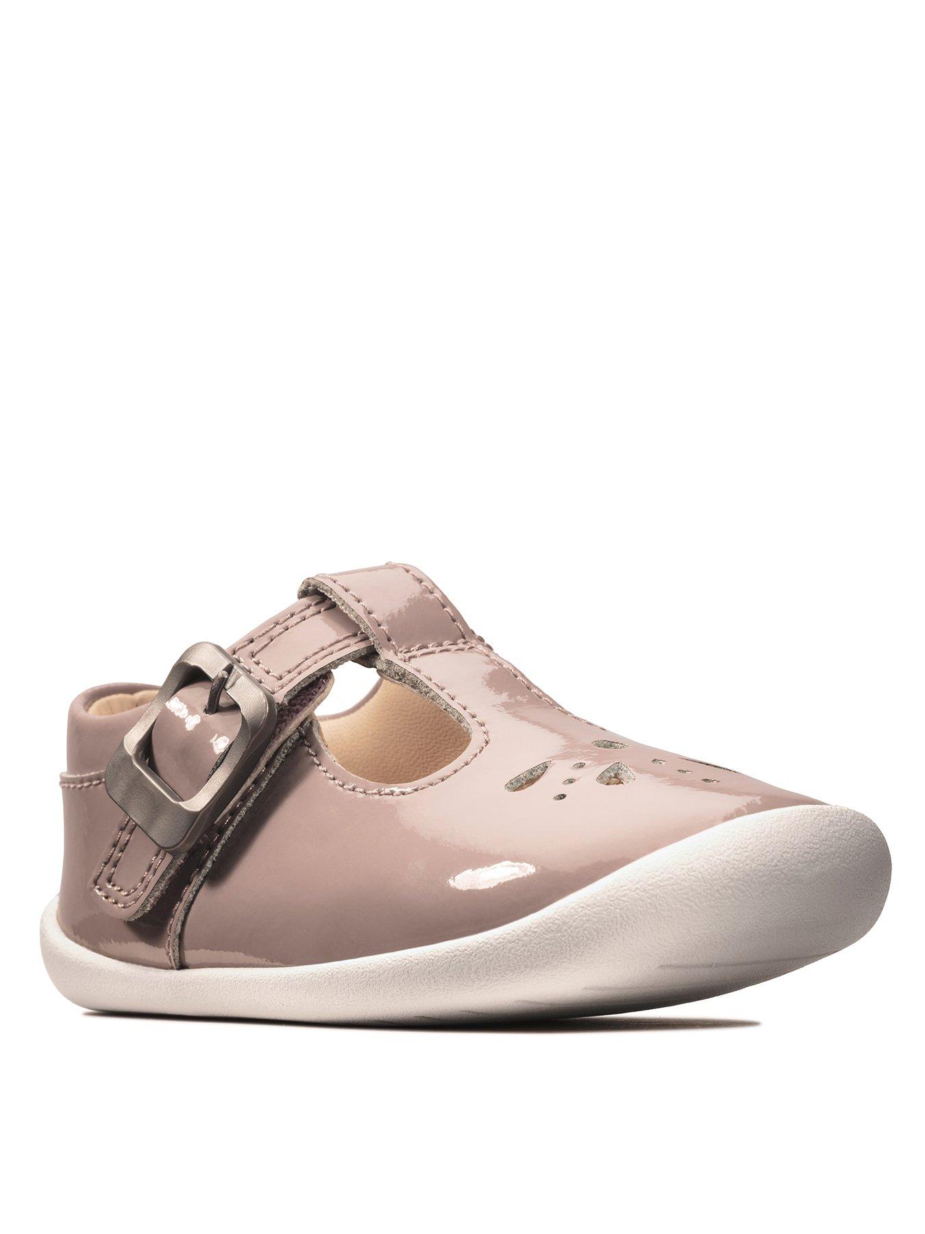 clarks roamer go pink patent