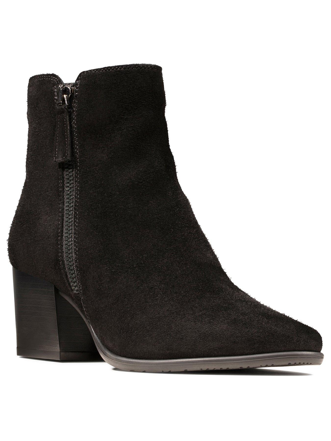 clarks ankle boots clearance