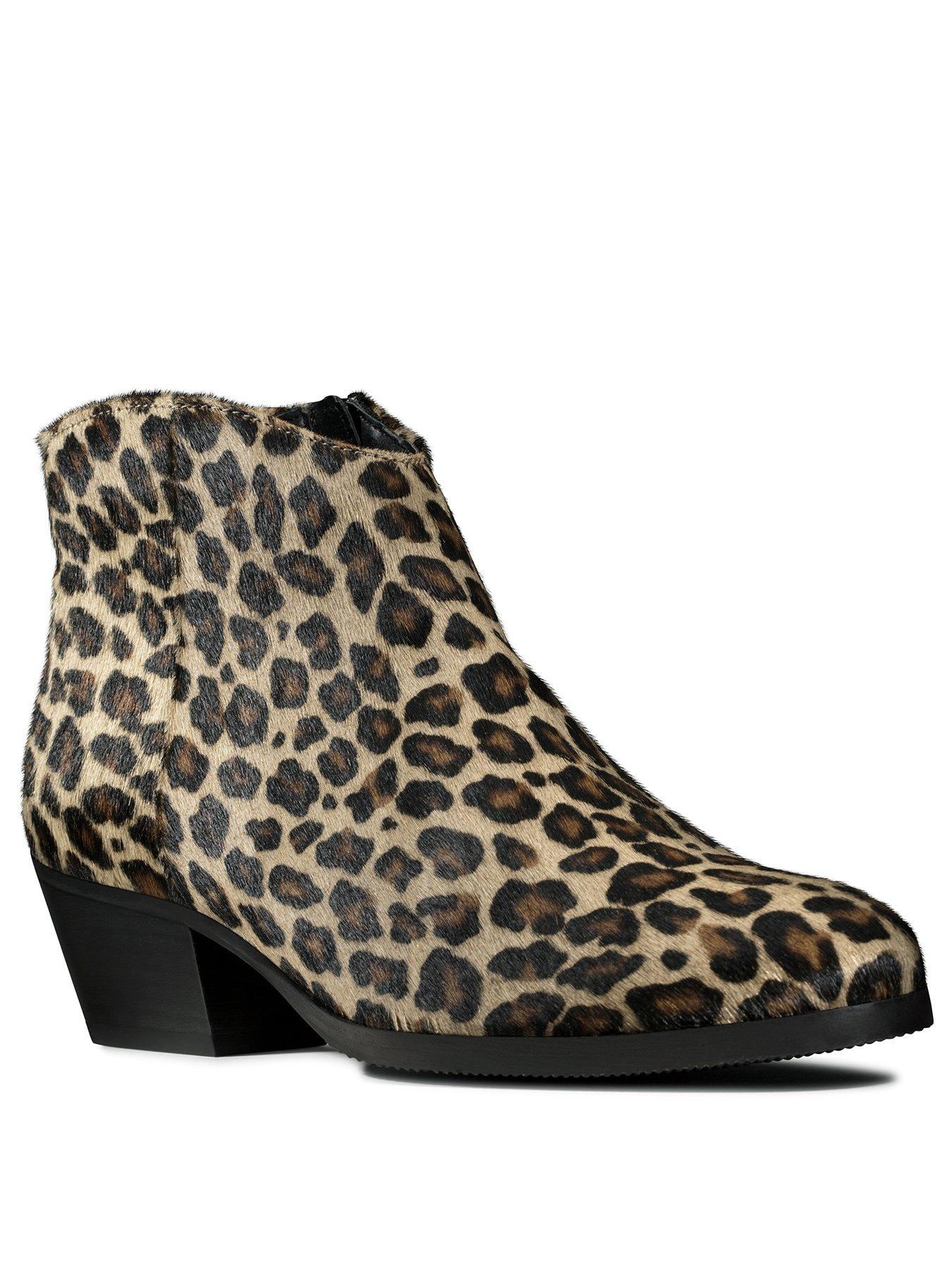 clarks seconds