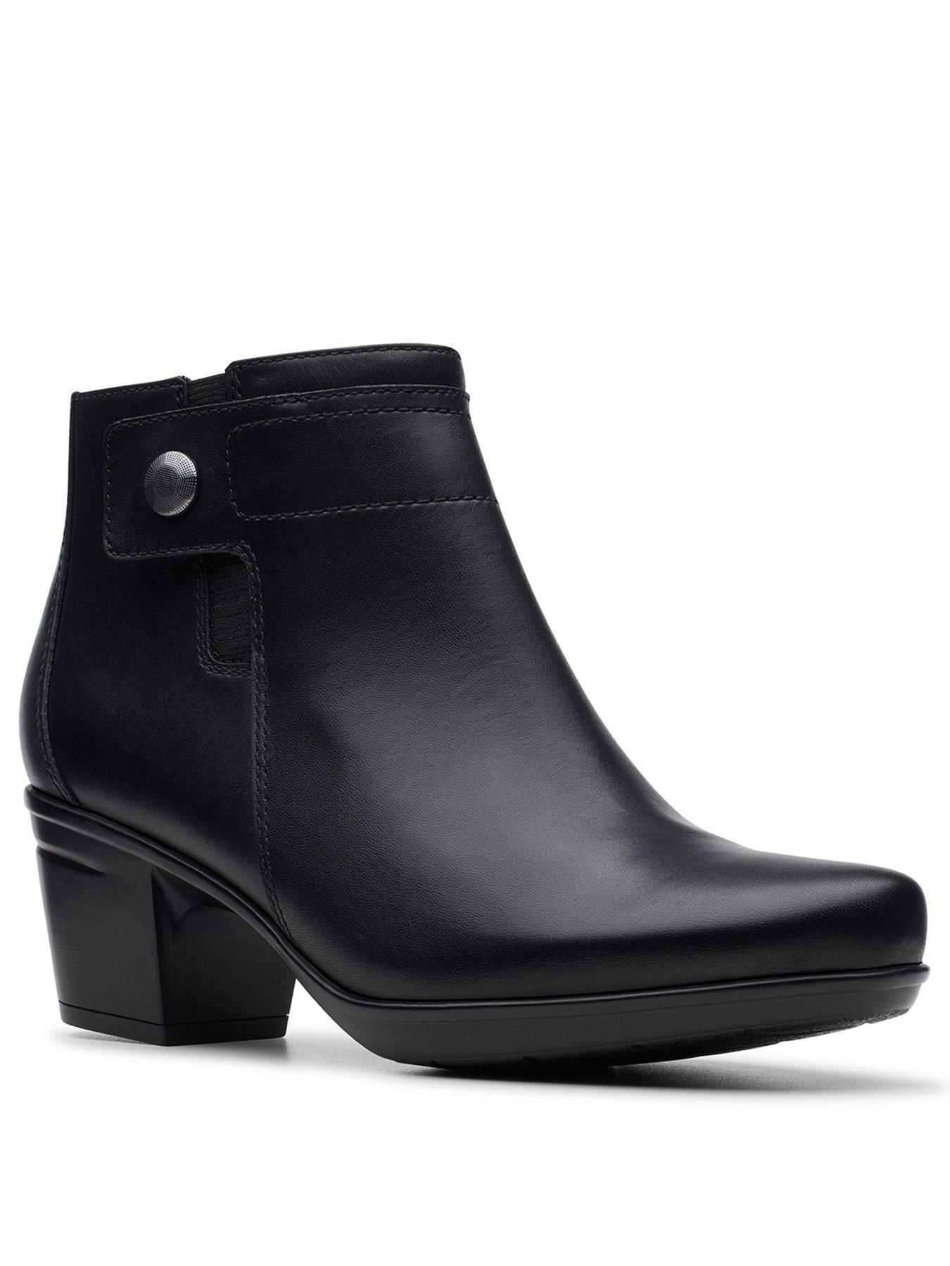 clarks shoe boots last season