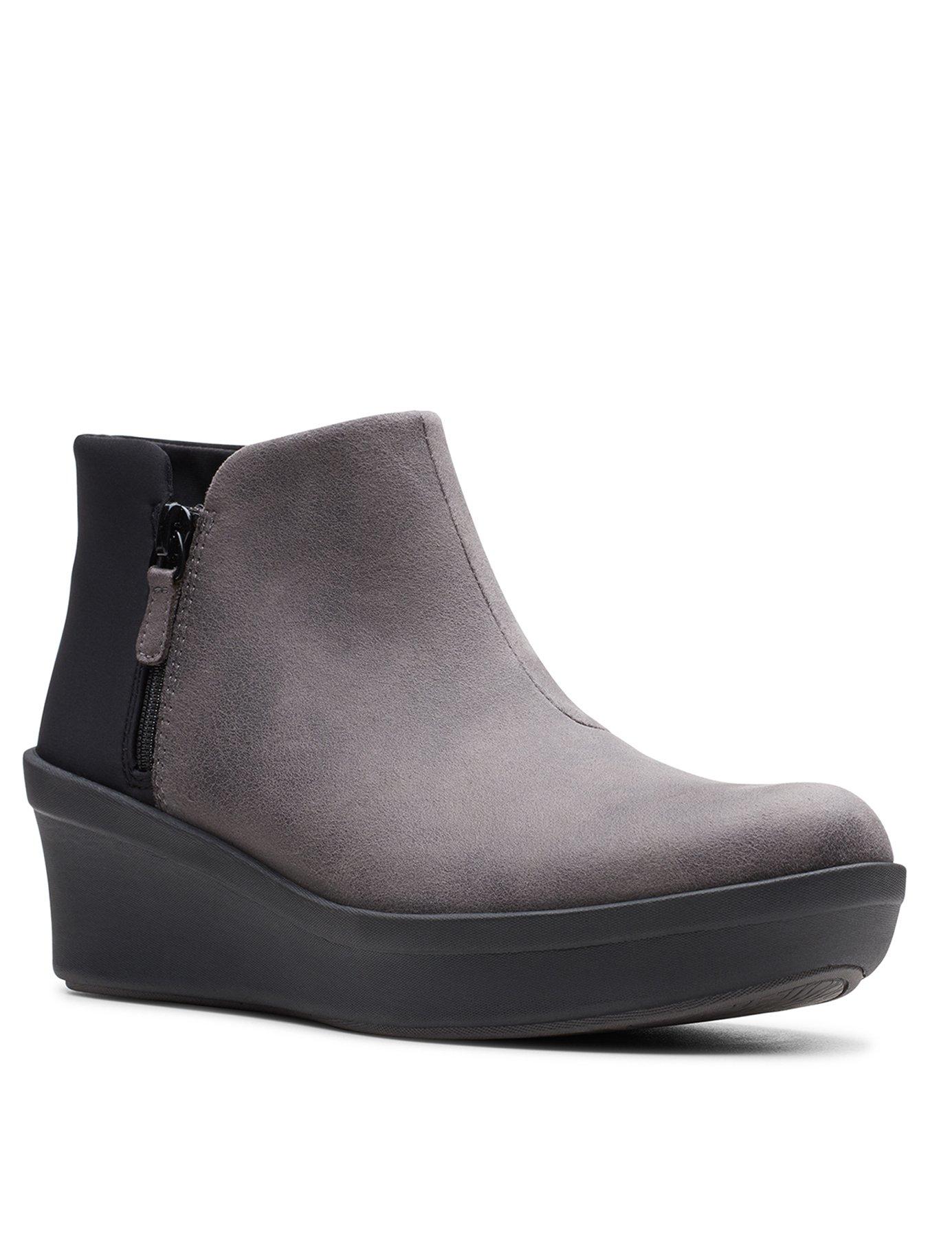 clarks cloudsteppers ankle boots