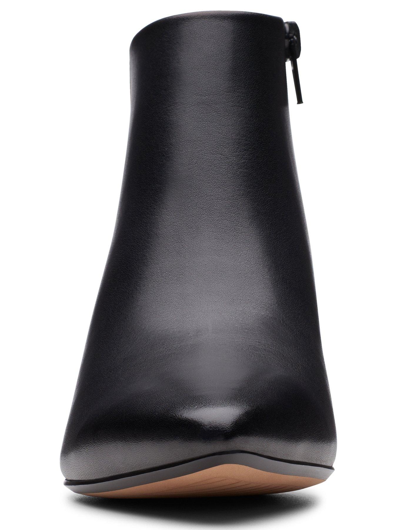 clarks linvale sea boots