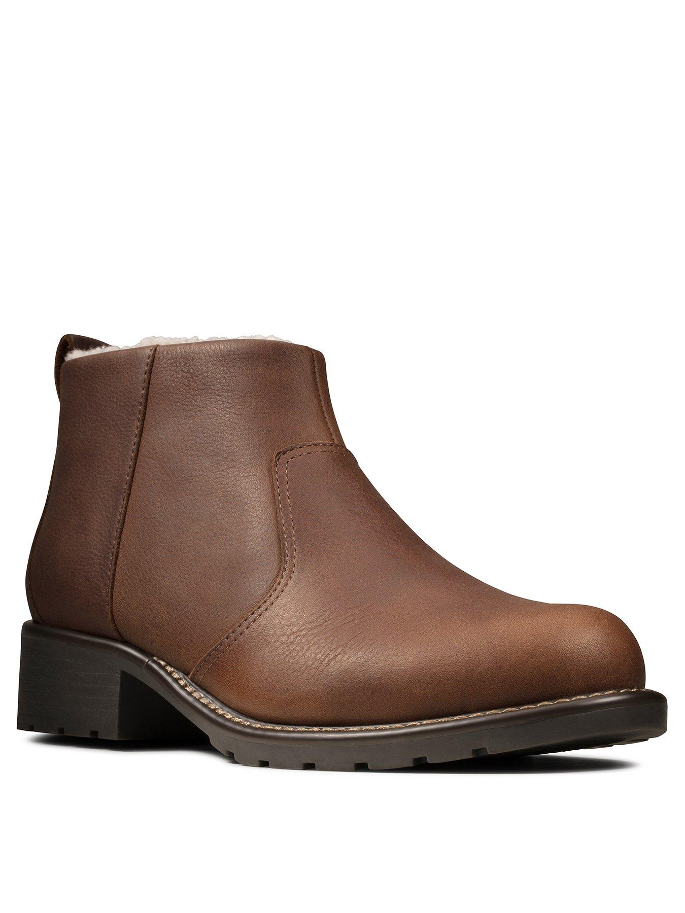 clarks ankle boots uk