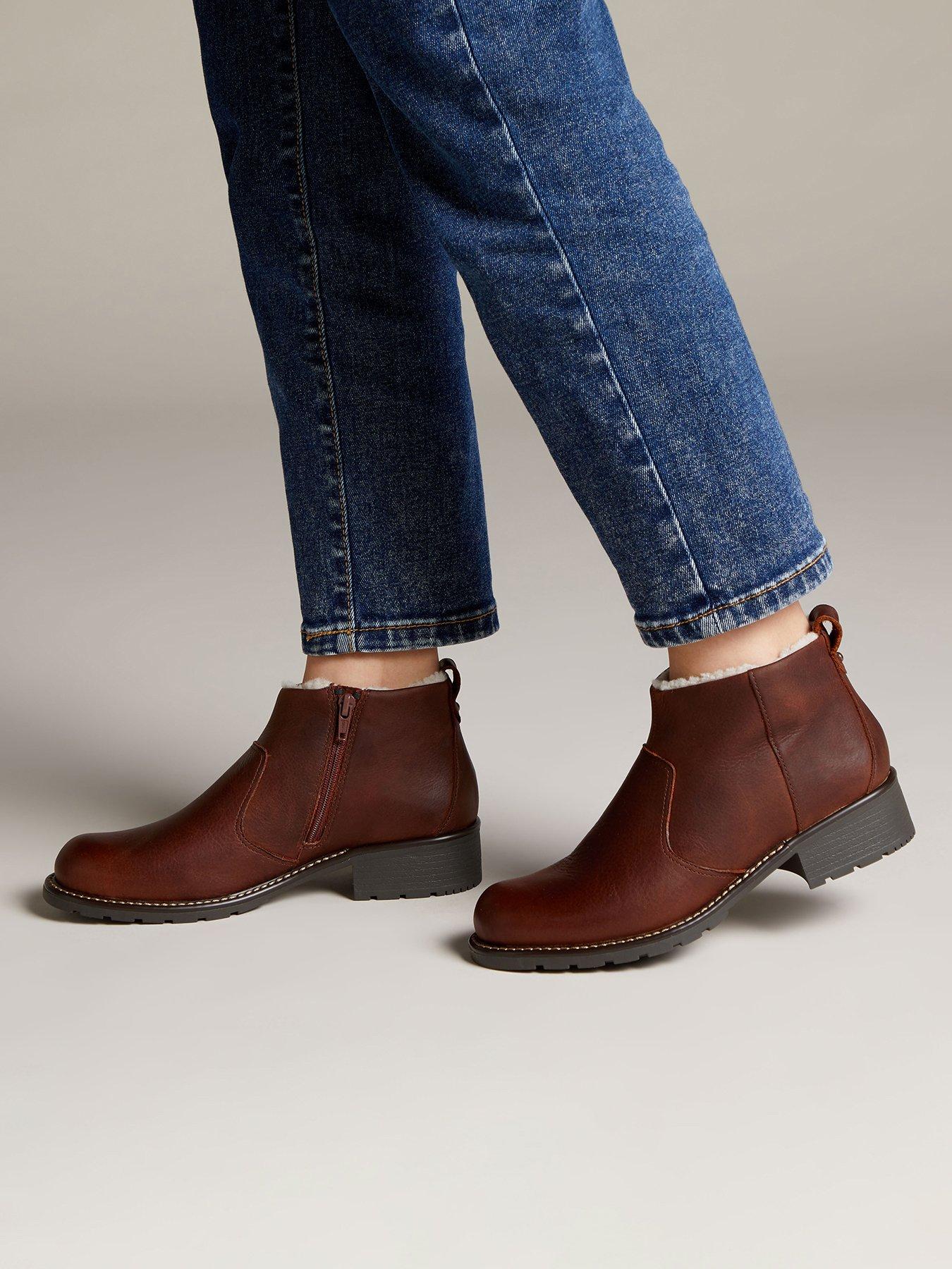 clarks orinoco snug