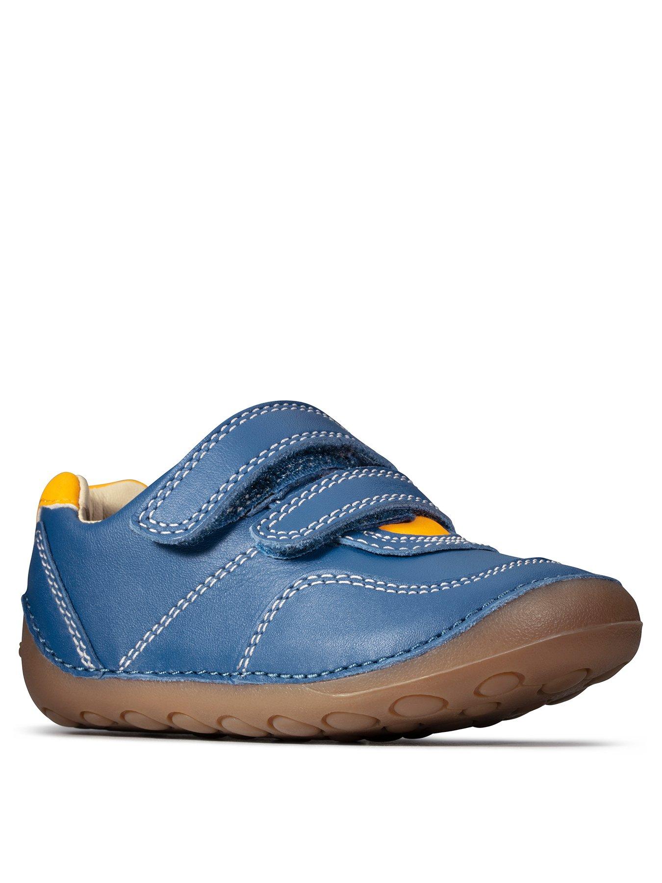 Pre walking shop shoes clarks