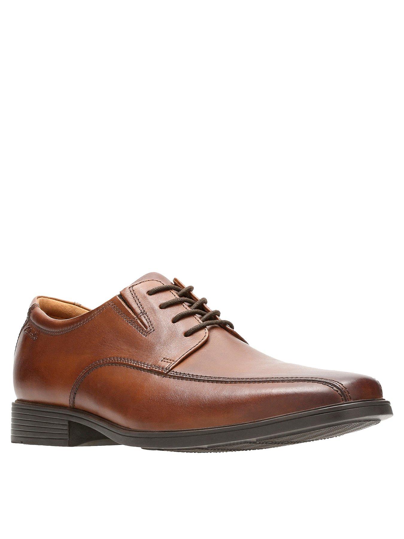 clarks leather walking shoes
