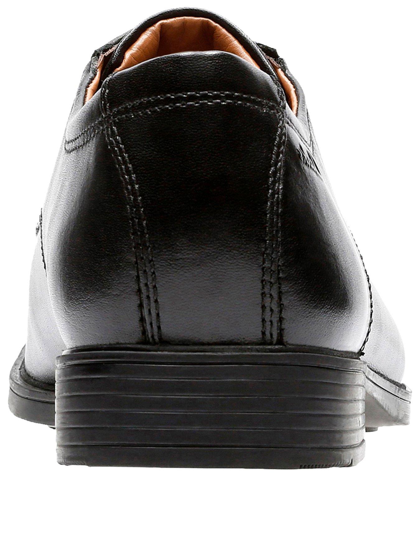 clarks tilden walk black