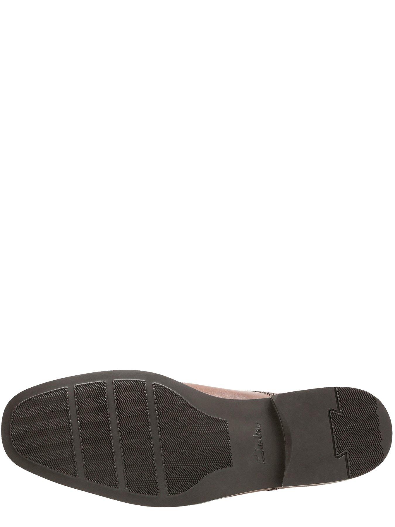 clarks tilden walk dark tan