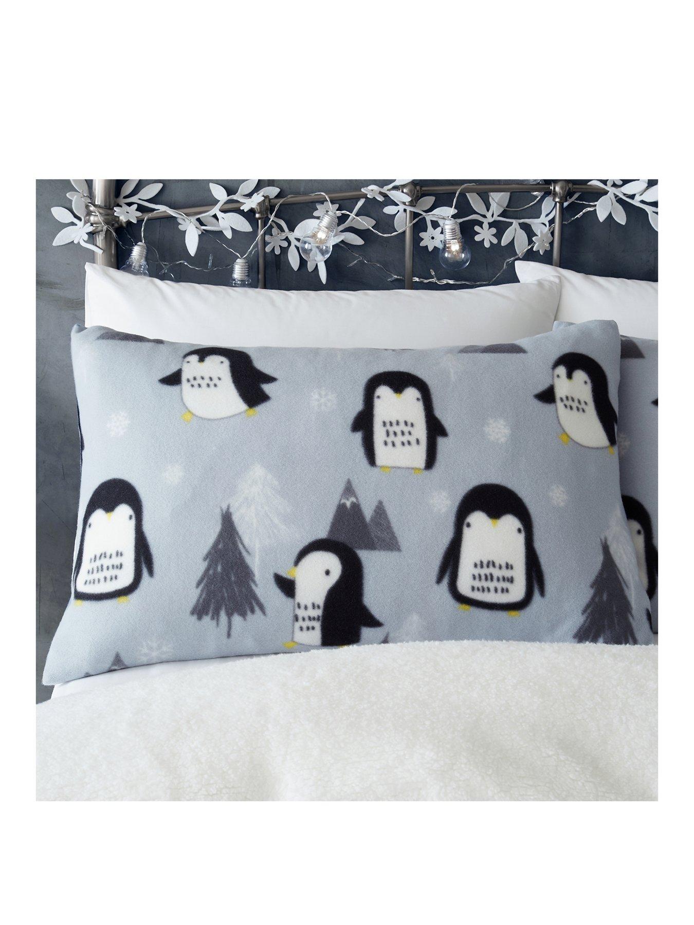 Catherine Lansfield Cosy Penguin Fleece Christmas Duvet Cover Set