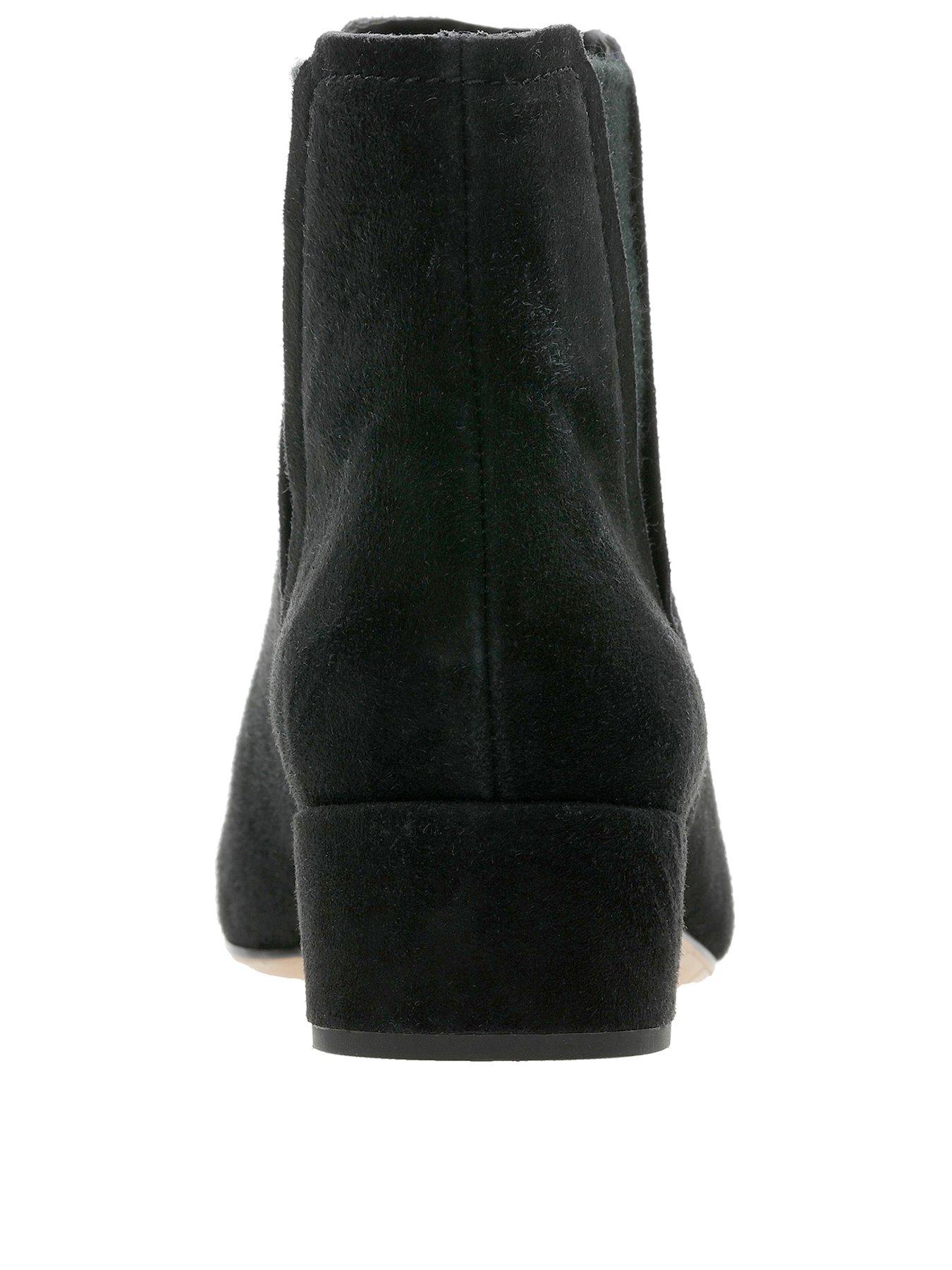 orabella ruby clarks
