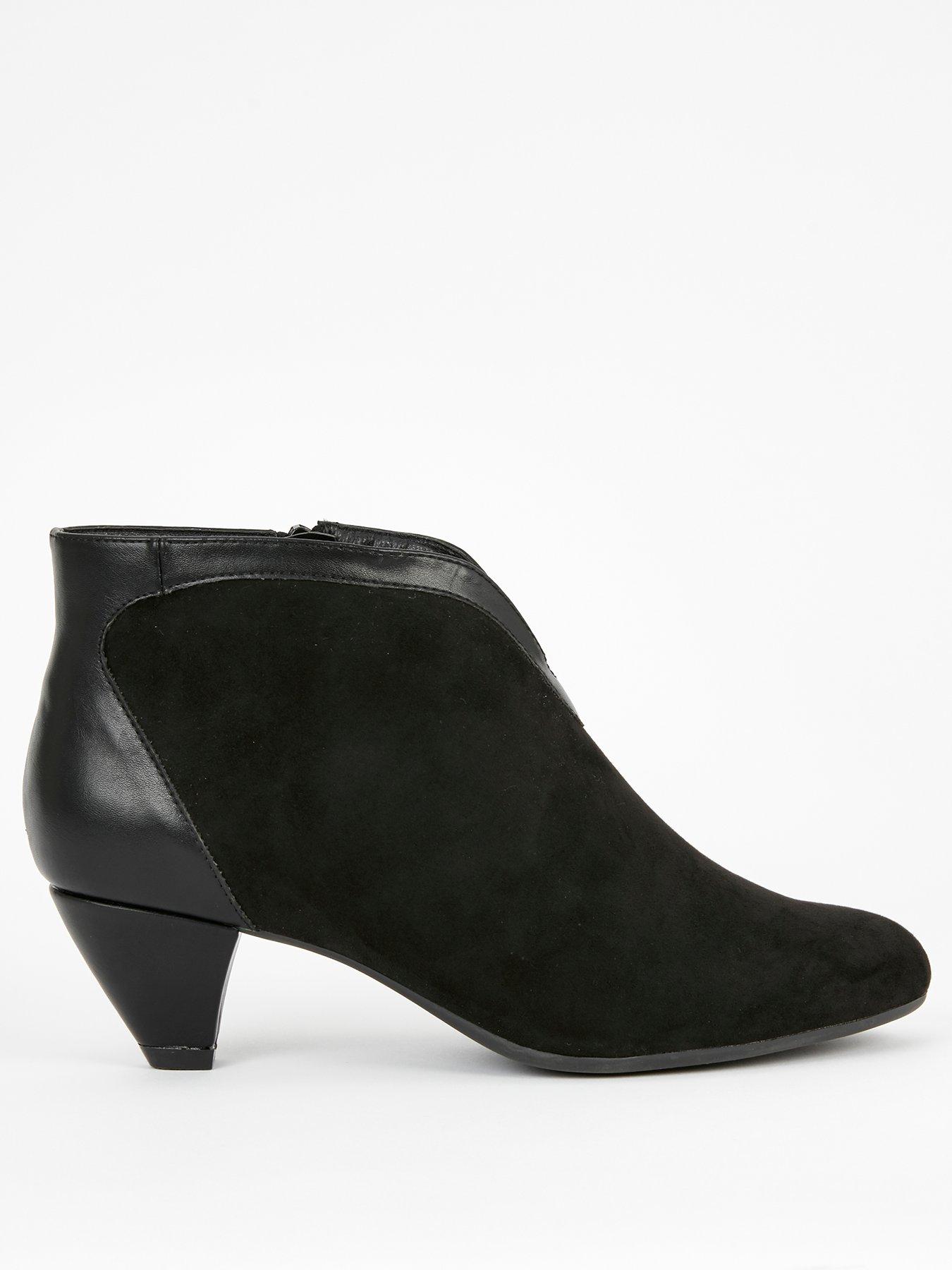 double wide shoes