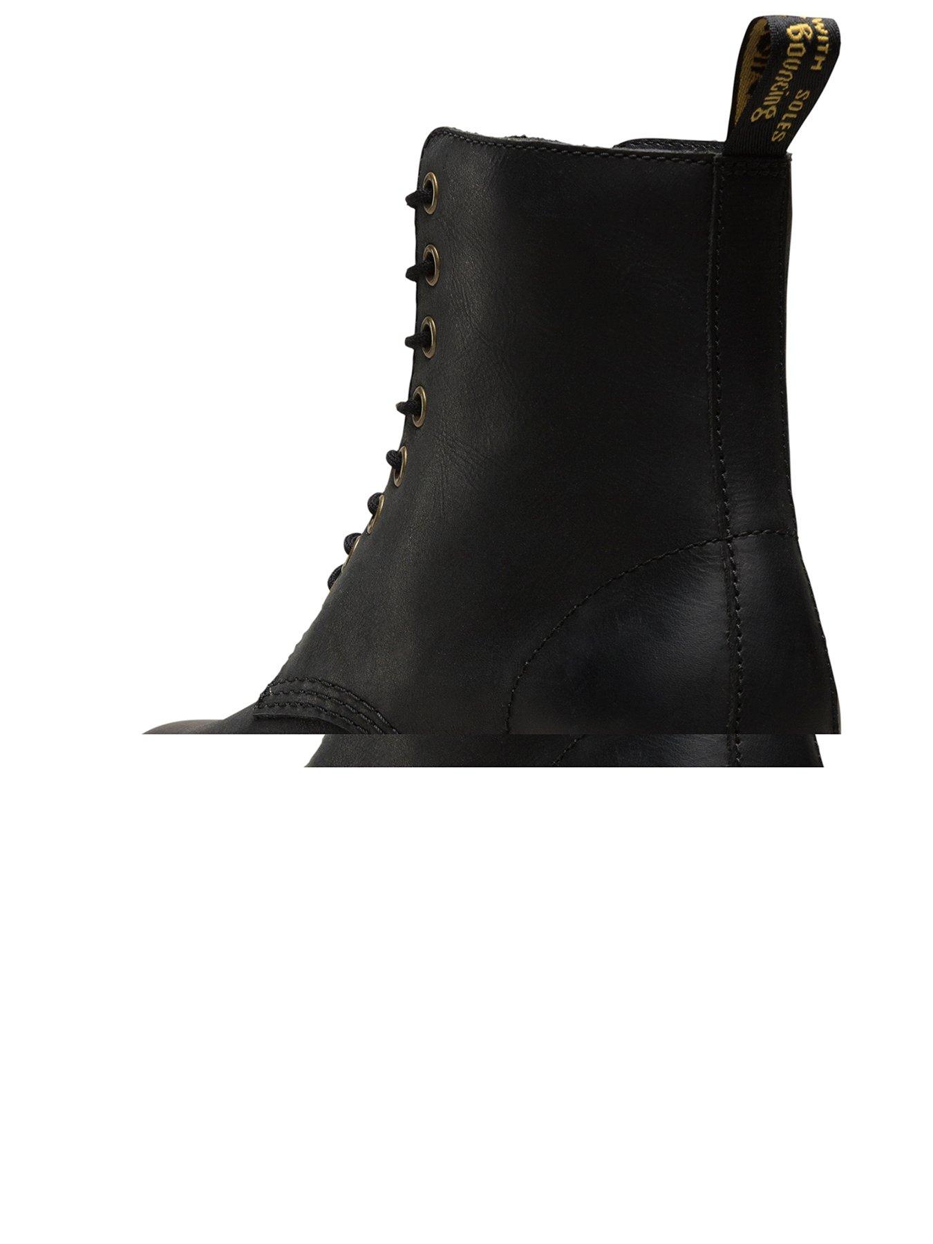 dr martens shriver hi wyoming heeled ankle boots in black