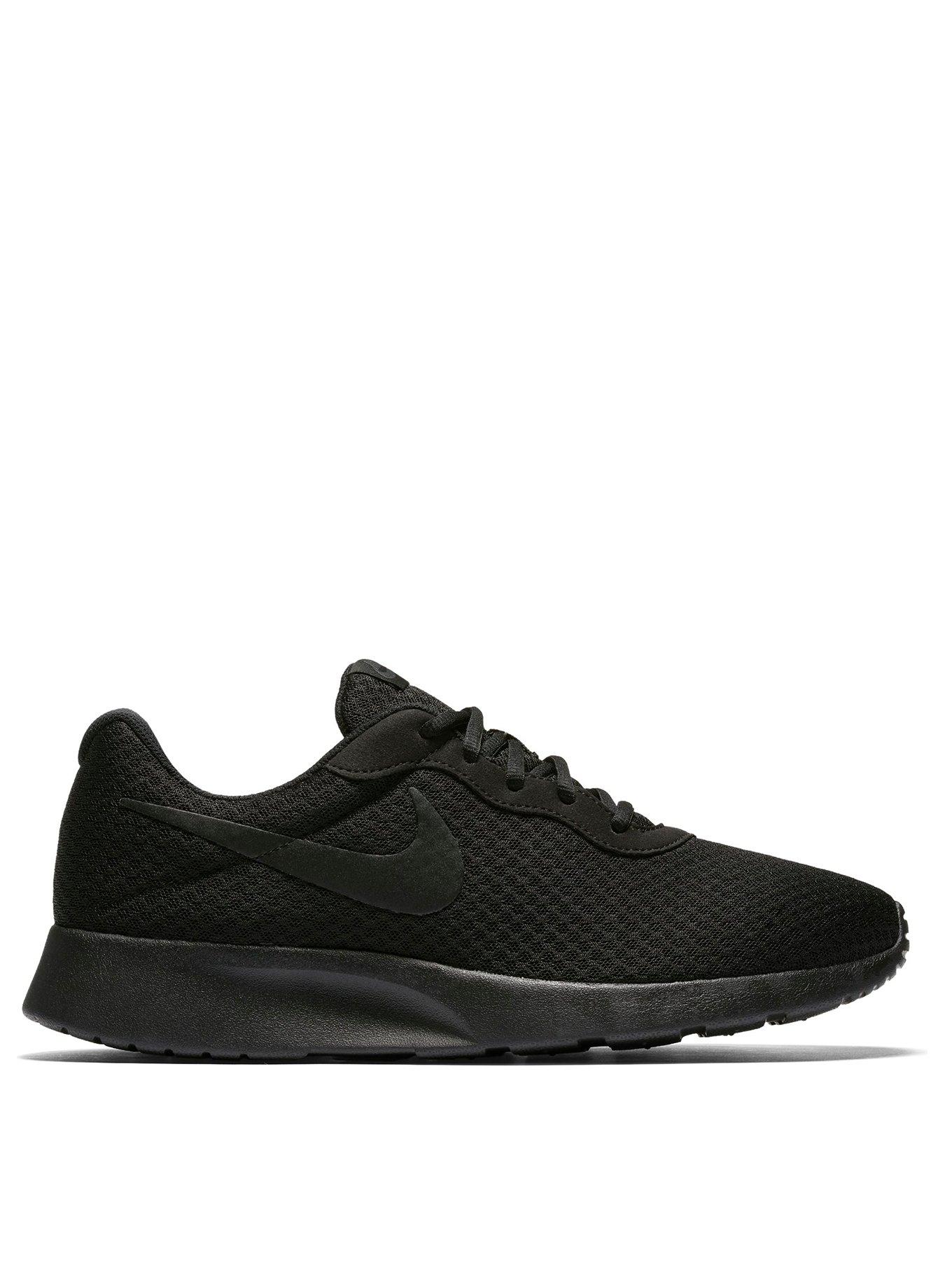 black nike tanjun trainers