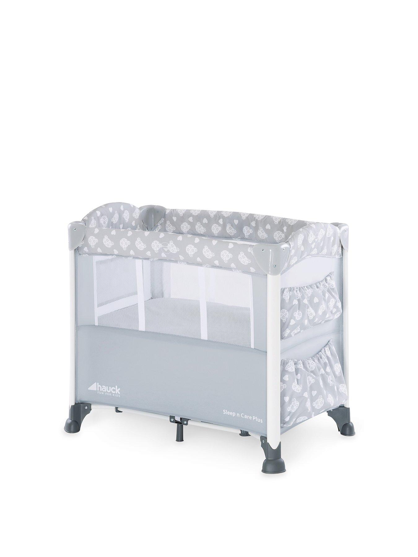 hauck travel cot size