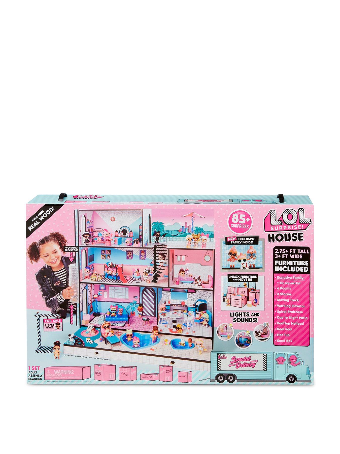 does the lol house come with dolls