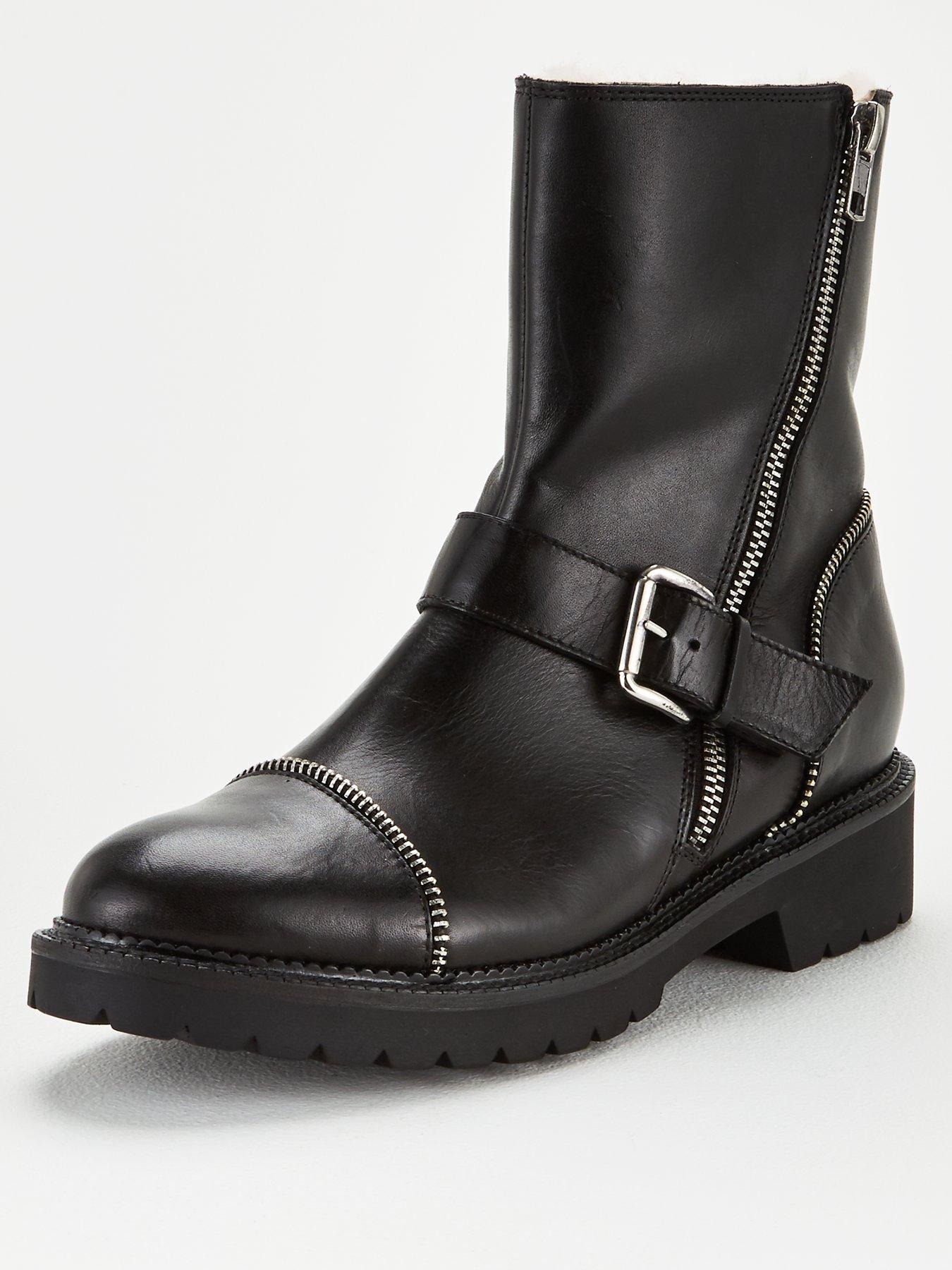 scant boots