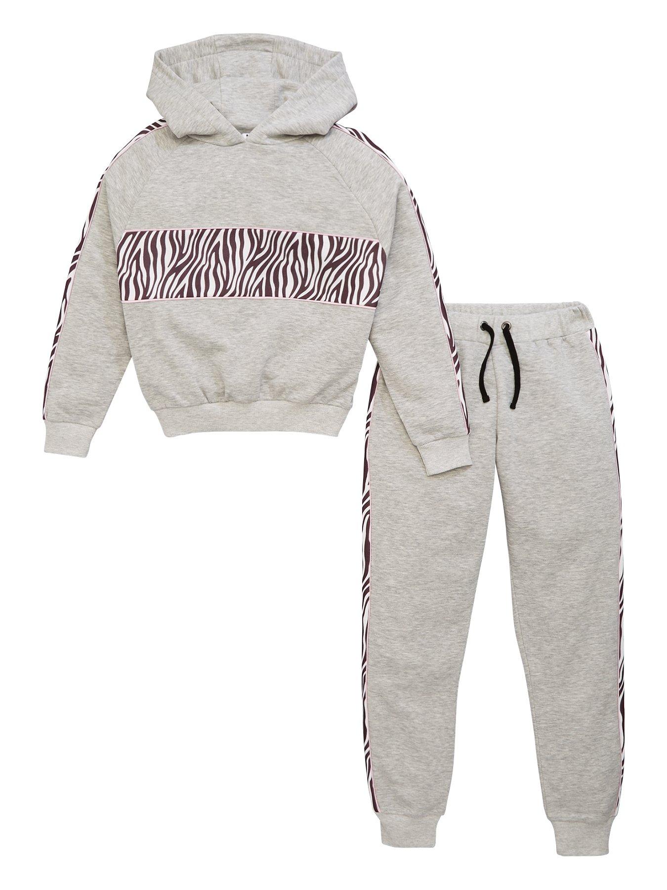 joggers hoodie outfit