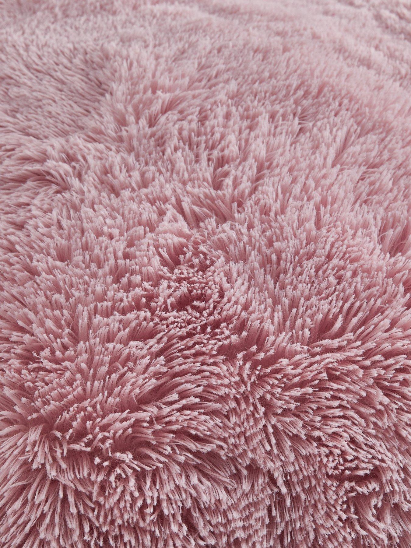 Image 5 of 6 of Catherine Lansfield Cuddly Faux Fur Duvet Cover Set - Pink