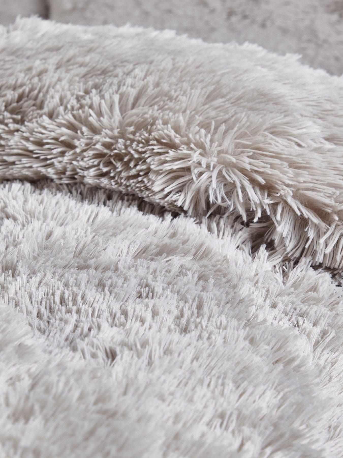 Image 4 of 6 of Catherine Lansfield Cuddly Faux Fur Duvet Cover Set - Silver