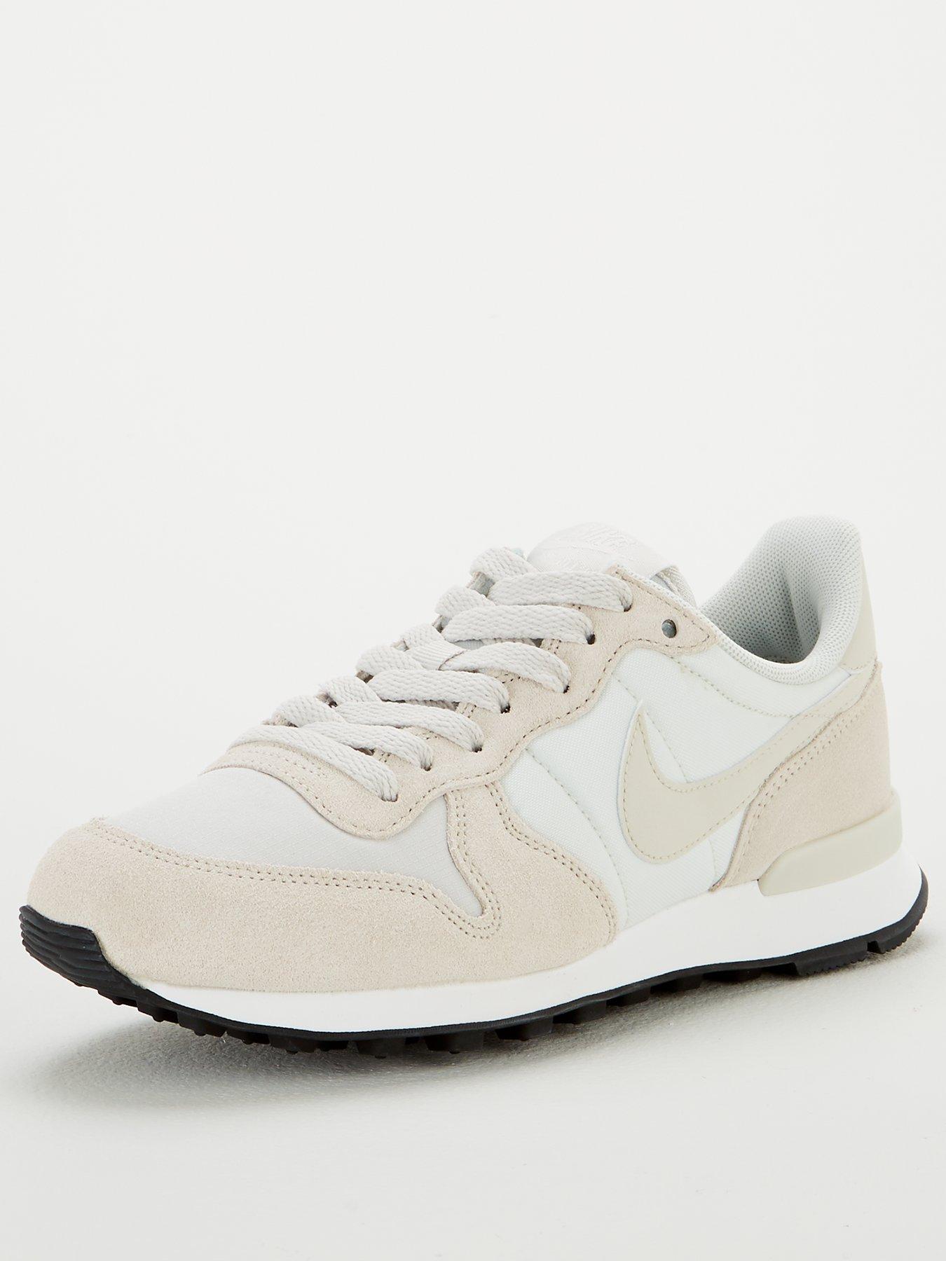 nike white internationalist trainers