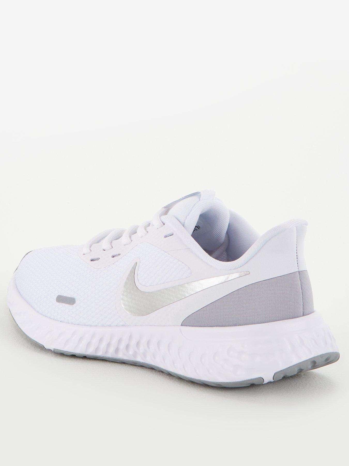 nike revolution 5 white mens