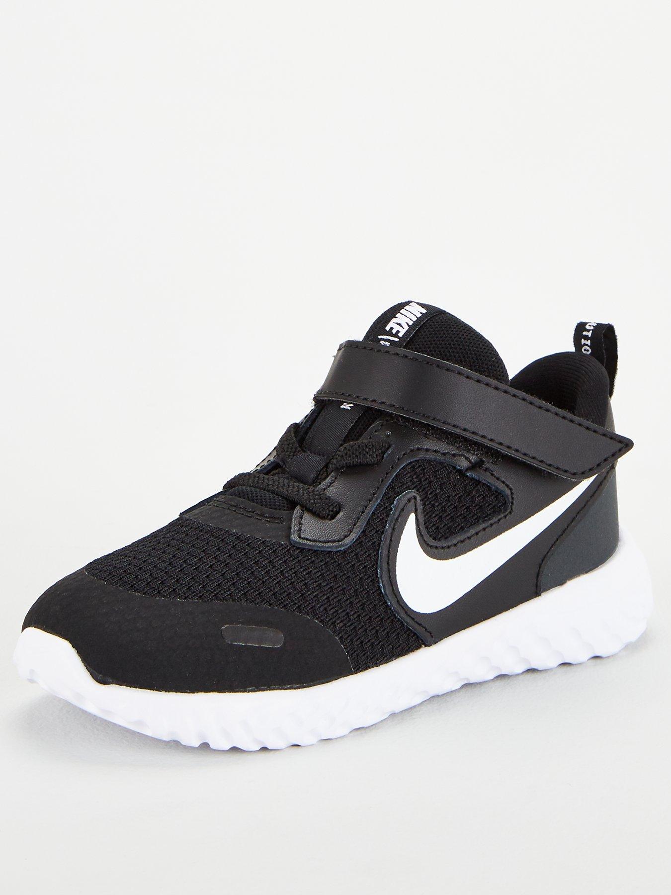 discount nike trainers uk